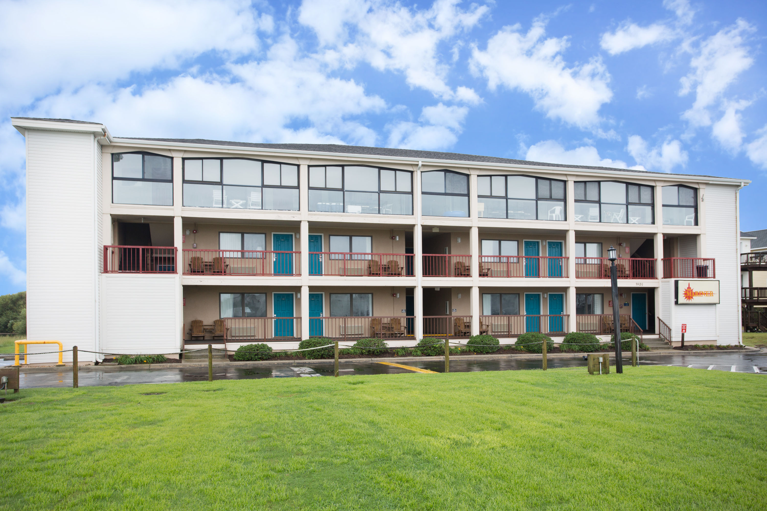 Days Inn & Suites by Wyndham Kill Devil HillsMariner Kill Devil