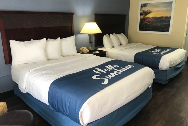 Queen bed guest room at the Days Inn by Wyndham King/Winston Salem Area in King, North Carolina