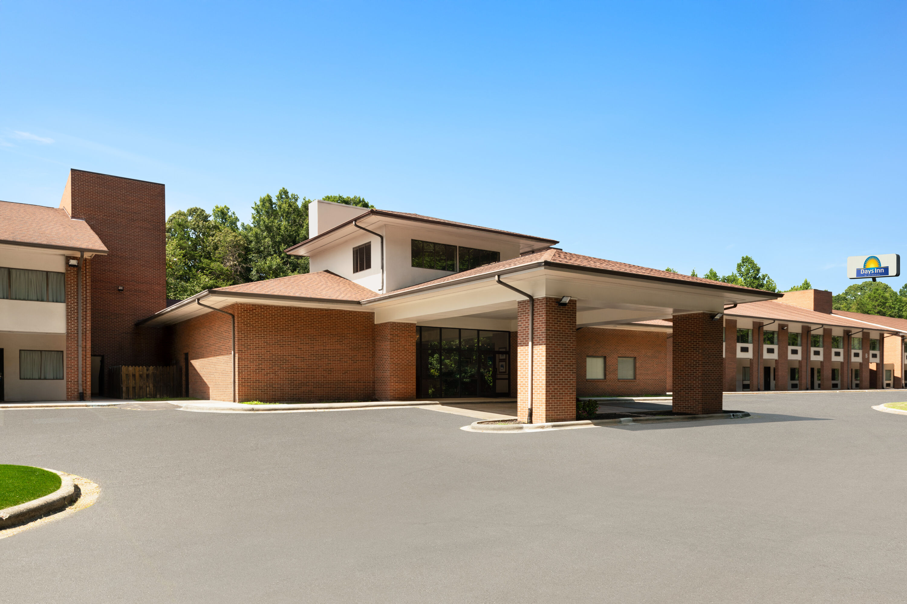 Exterior of Days Inn by Wyndham Lexington hotel in Lexington, North Carolina