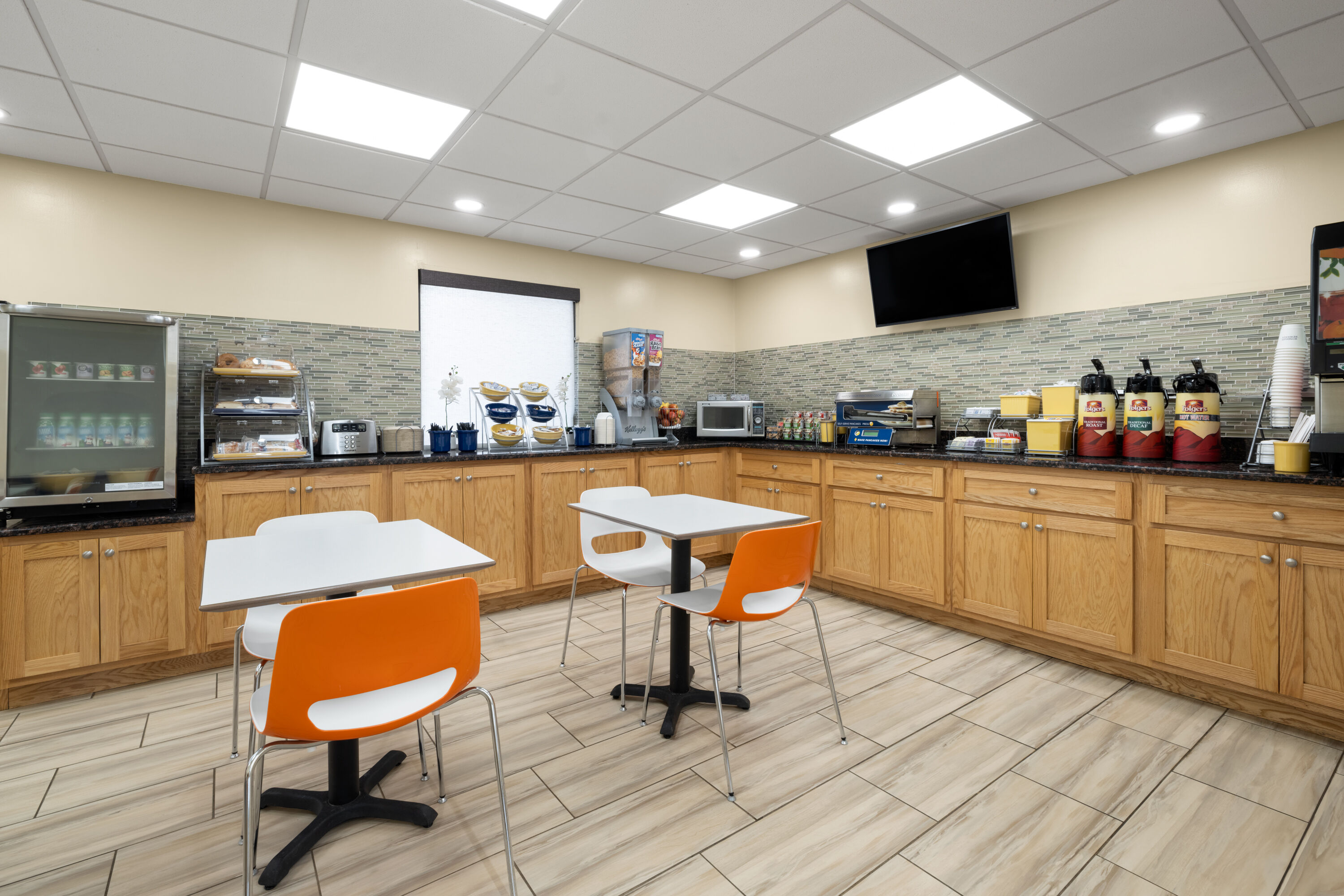 Free breakfast at Days Inn by Wyndham Murphy in Murphy, North Carolina