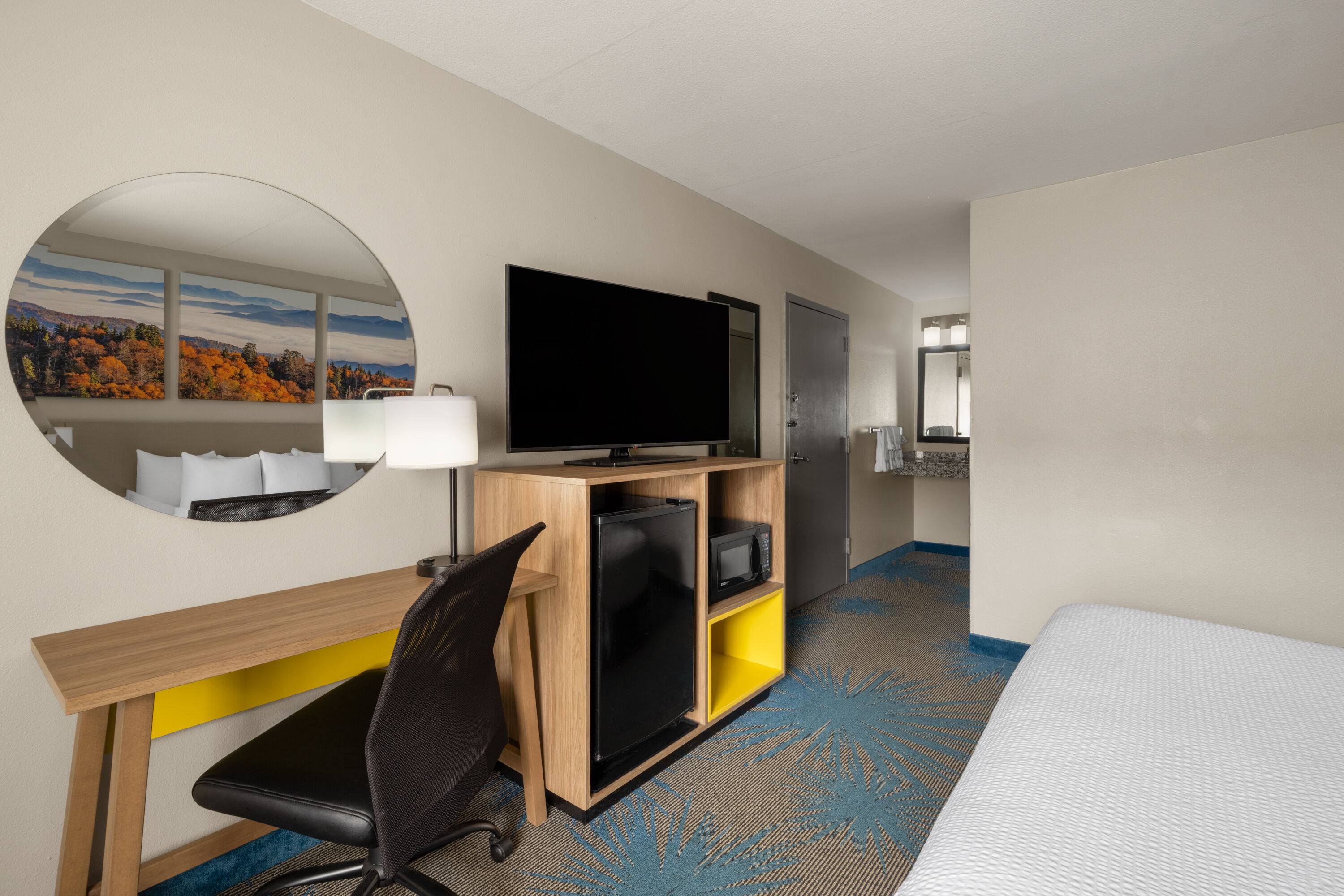 Guest room at the Days Inn by Wyndham Murphy in Murphy, North Carolina