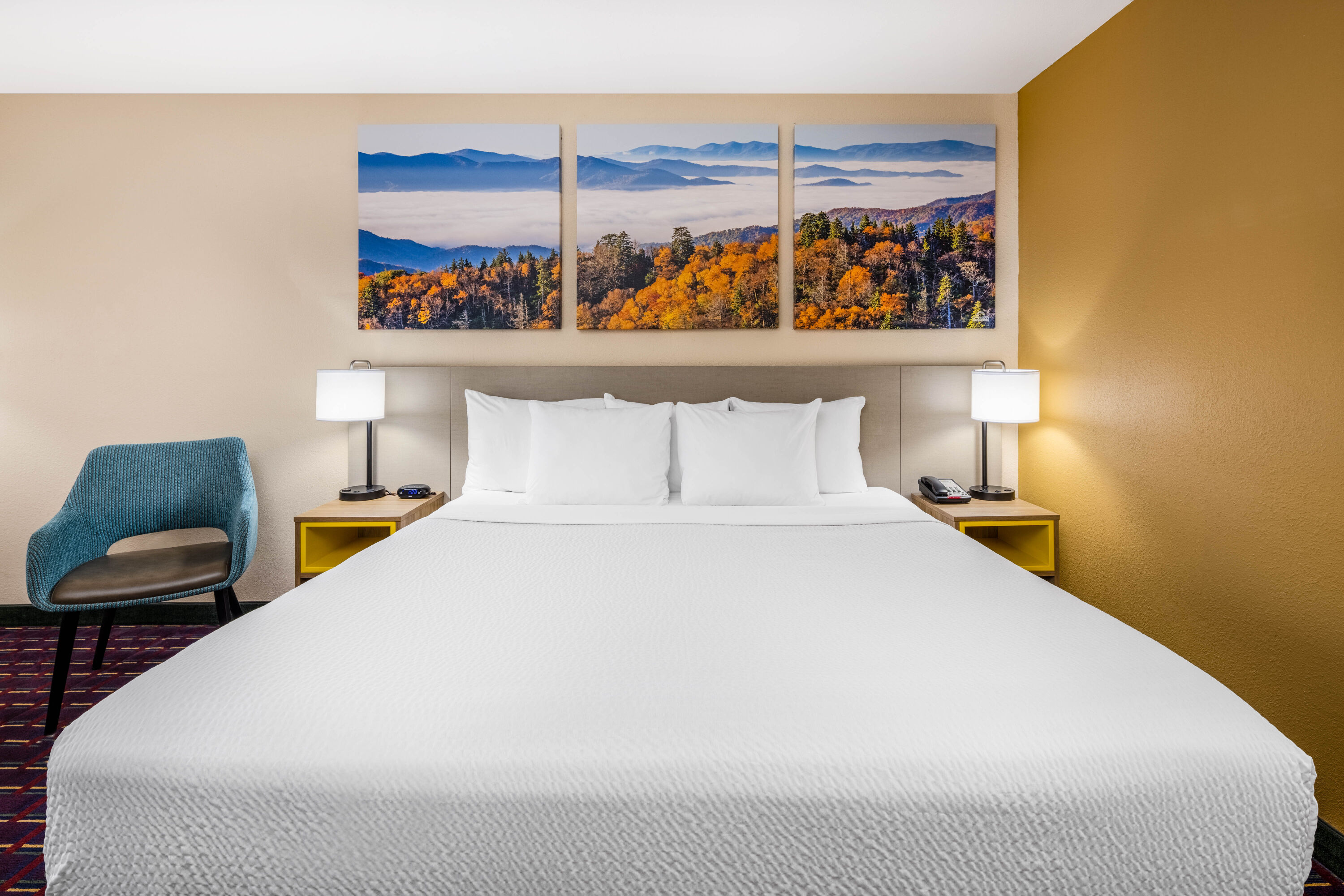 Guest room at the Days Inn by Wyndham Murphy in Murphy, North Carolina