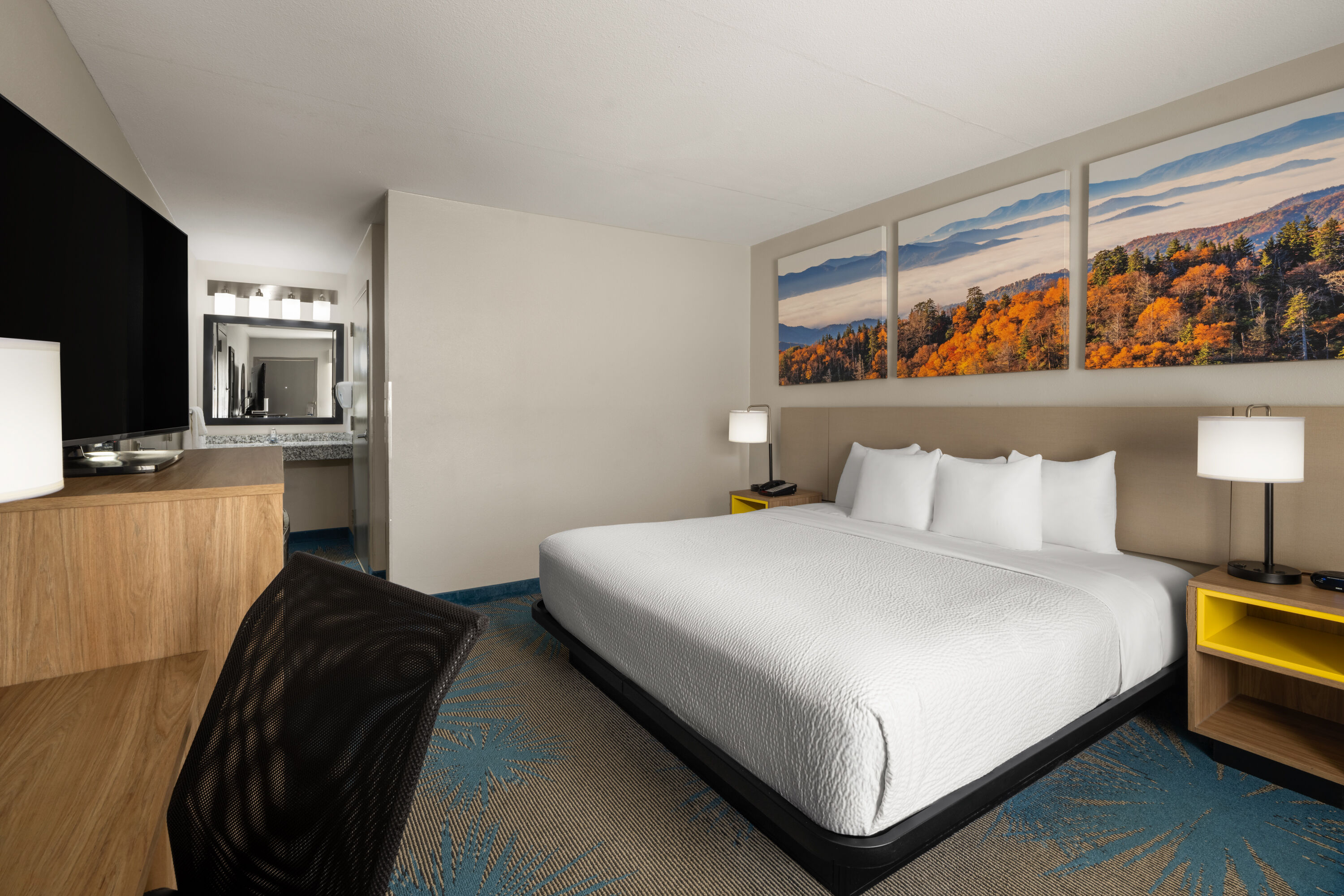 Guest room at the Days Inn by Wyndham Murphy in Murphy, North Carolina