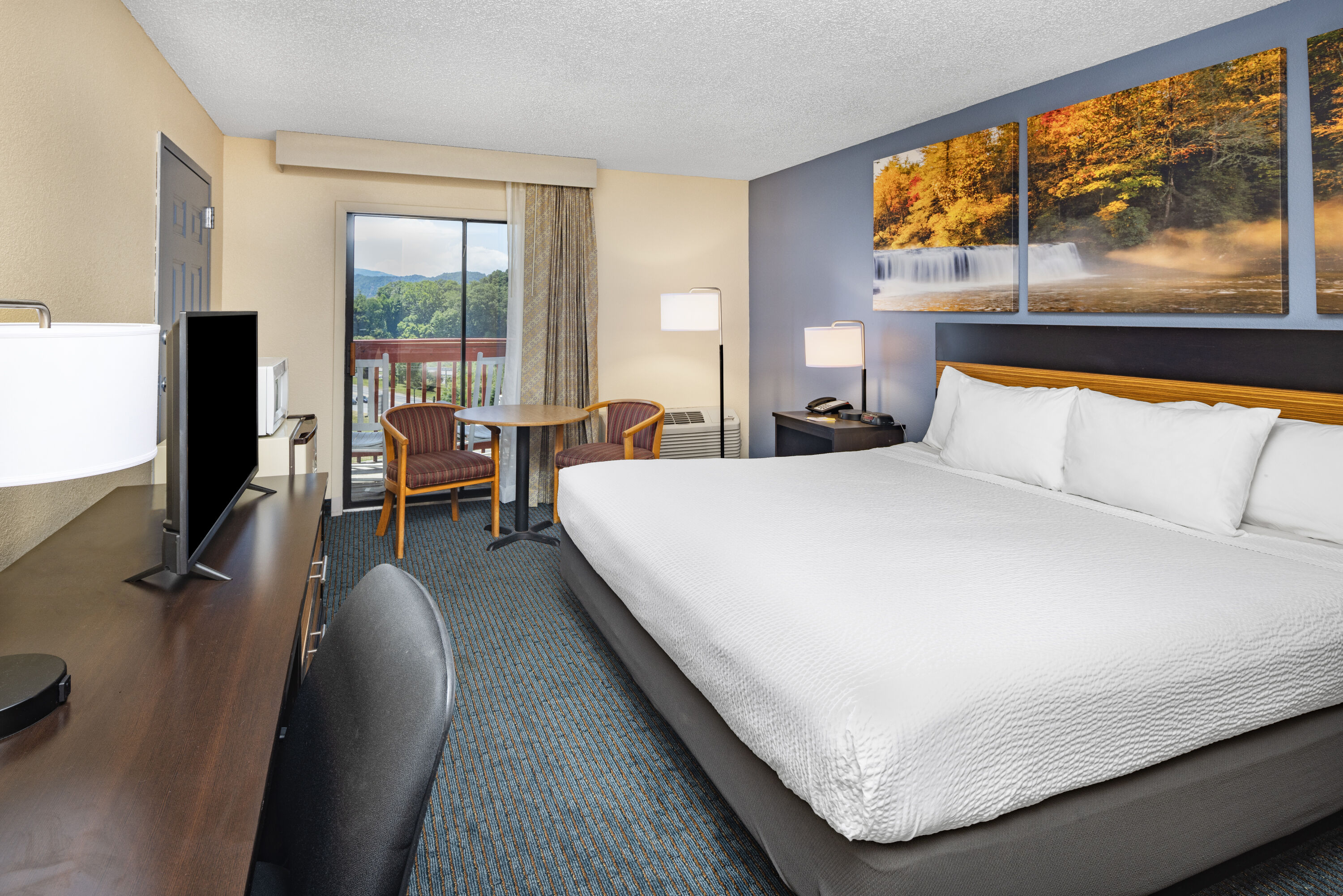 Guest room at the Days Inn by Wyndham Waynesville NC in Waynesville, North Carolina