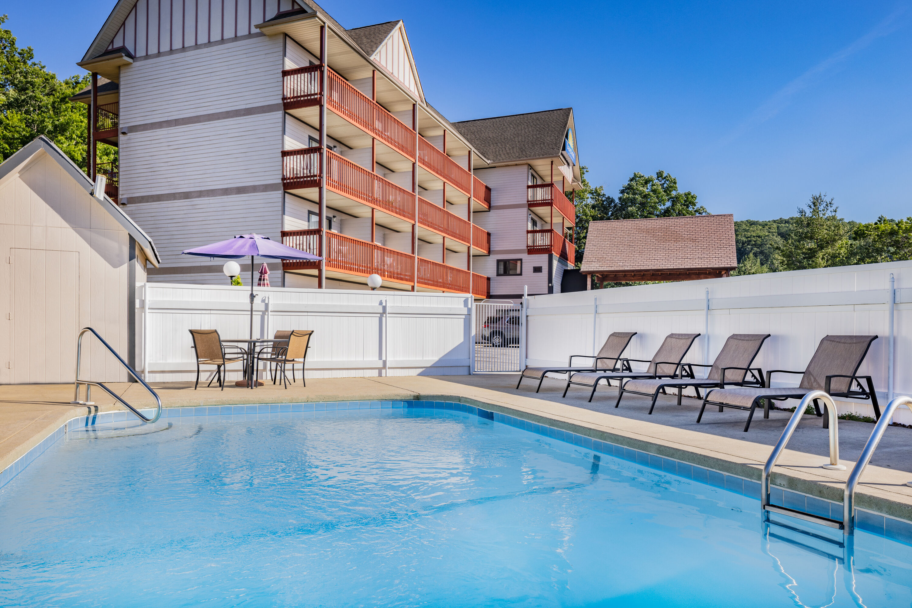 Days Inn by Wyndham Waynesville NC Waynesville, NC Hotels