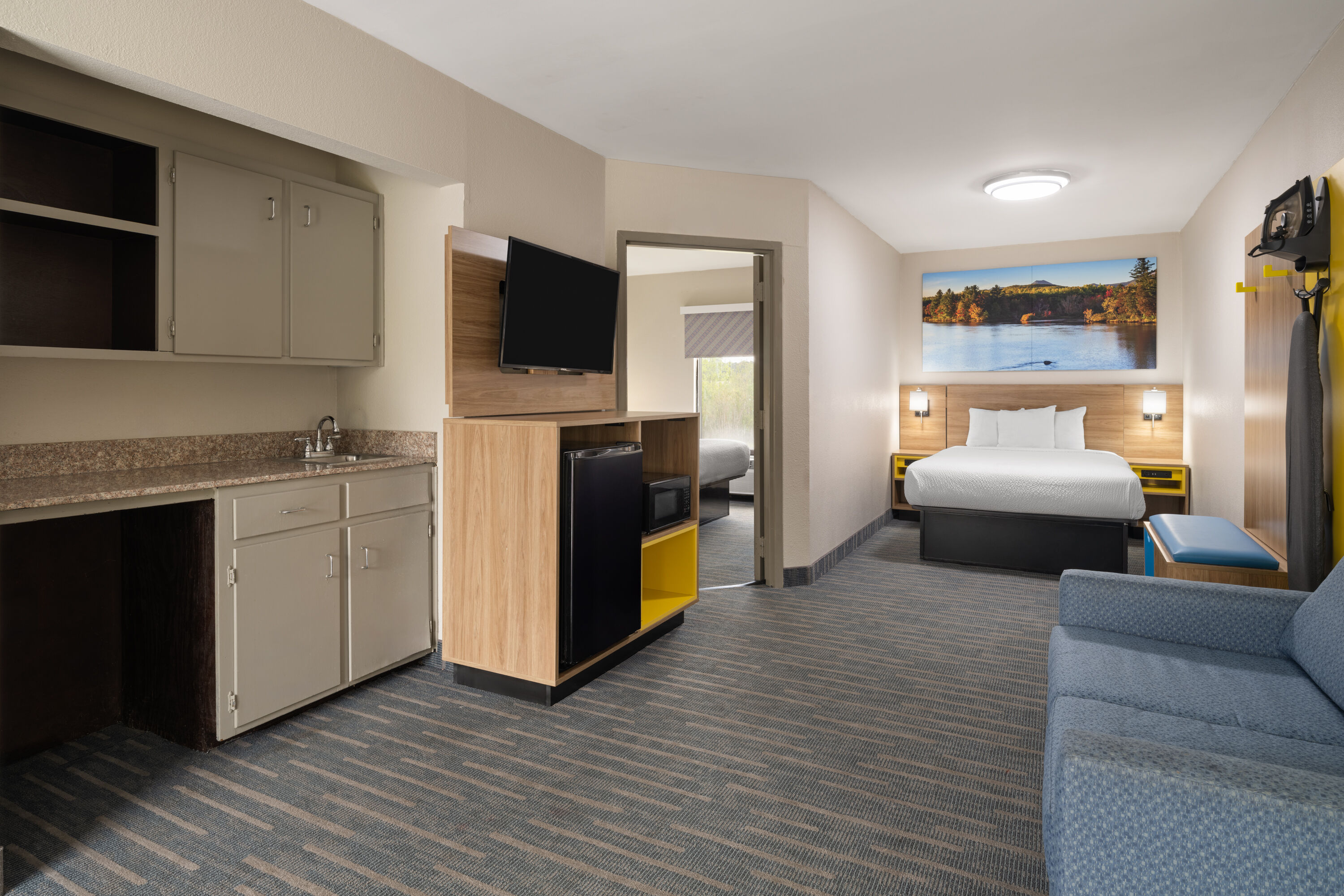 Days Inn by Wyndham Weldon Roanoke Rapids suite in Weldon, North Carolina