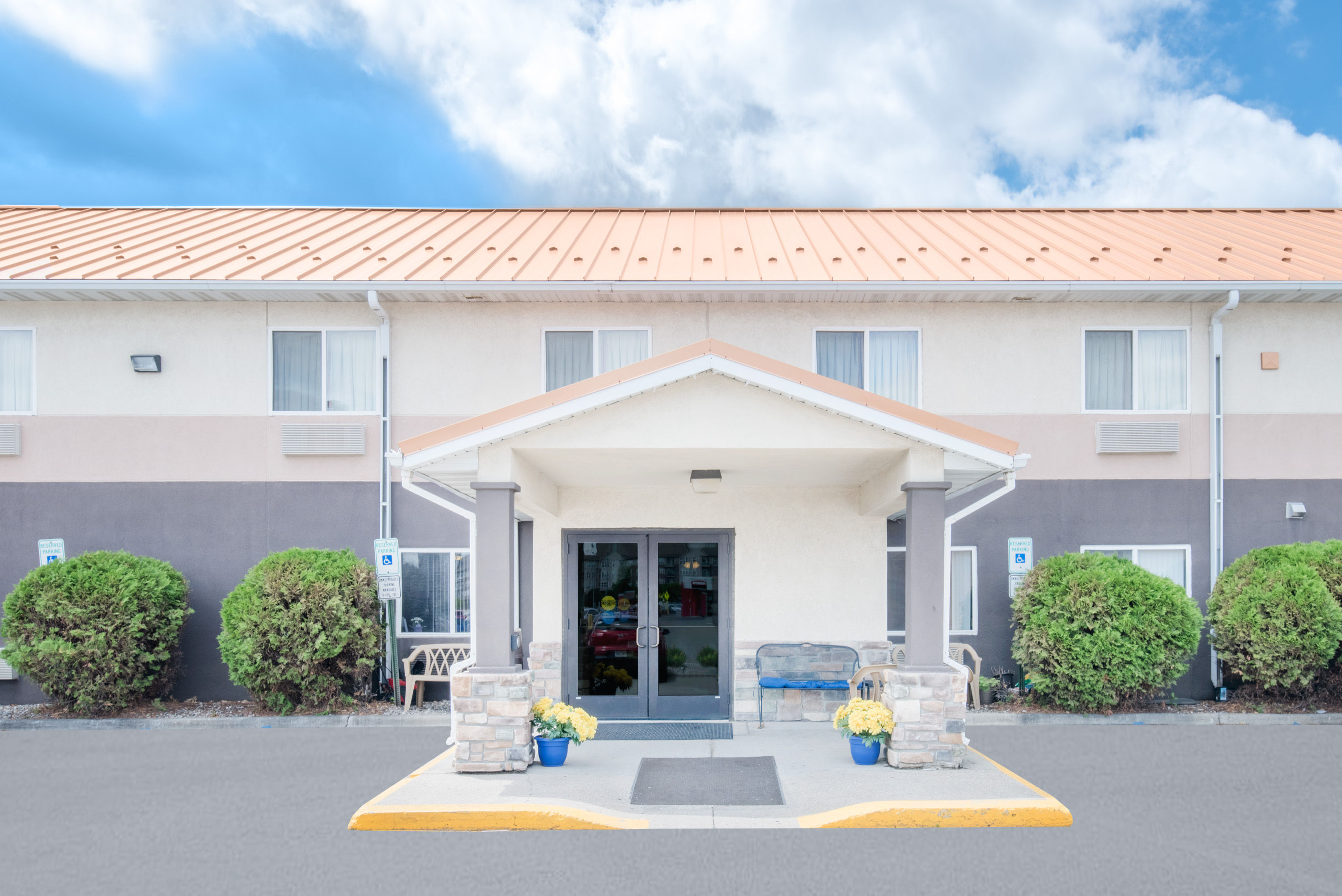 Days Inn Suites By Wyndham Fargo 19th Ave Airport Dome Fargo