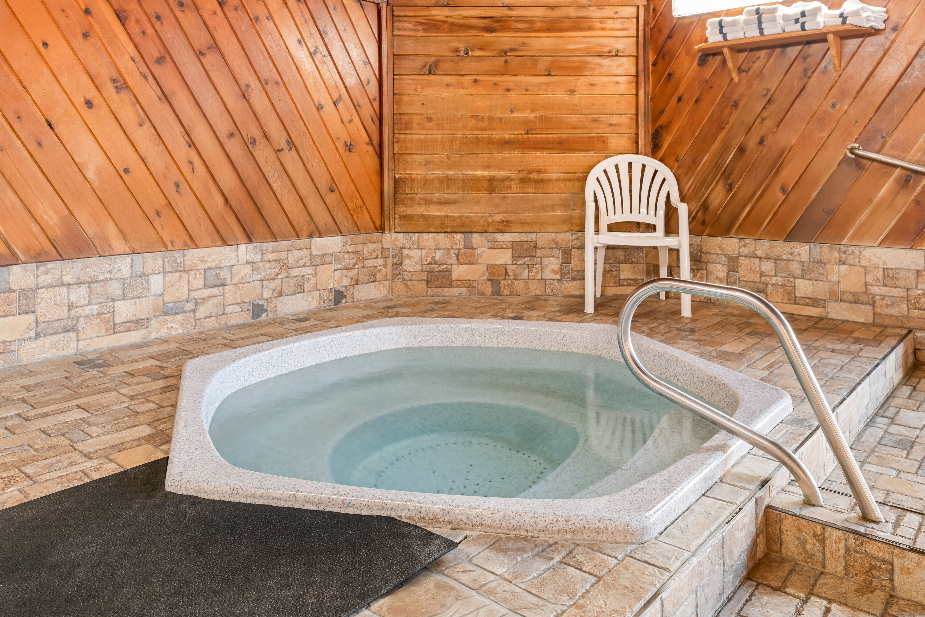 Hot tub at the Days Inn by Wyndham Grand Forks Columbia Mall in Grand Forks, North Dakota