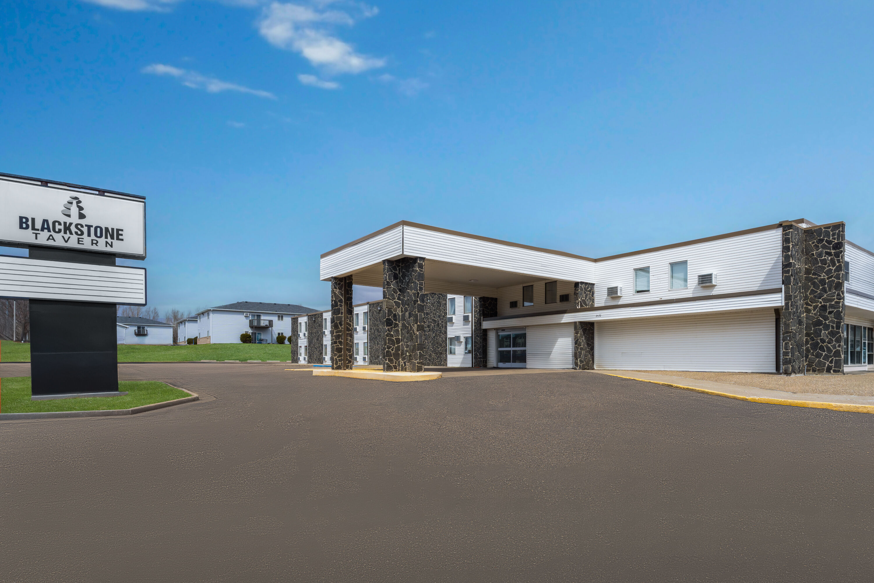 Exterior Day Image of Days Inn by Wyndham Mandan Bismarck Area hotel in Mandan, North Dakota