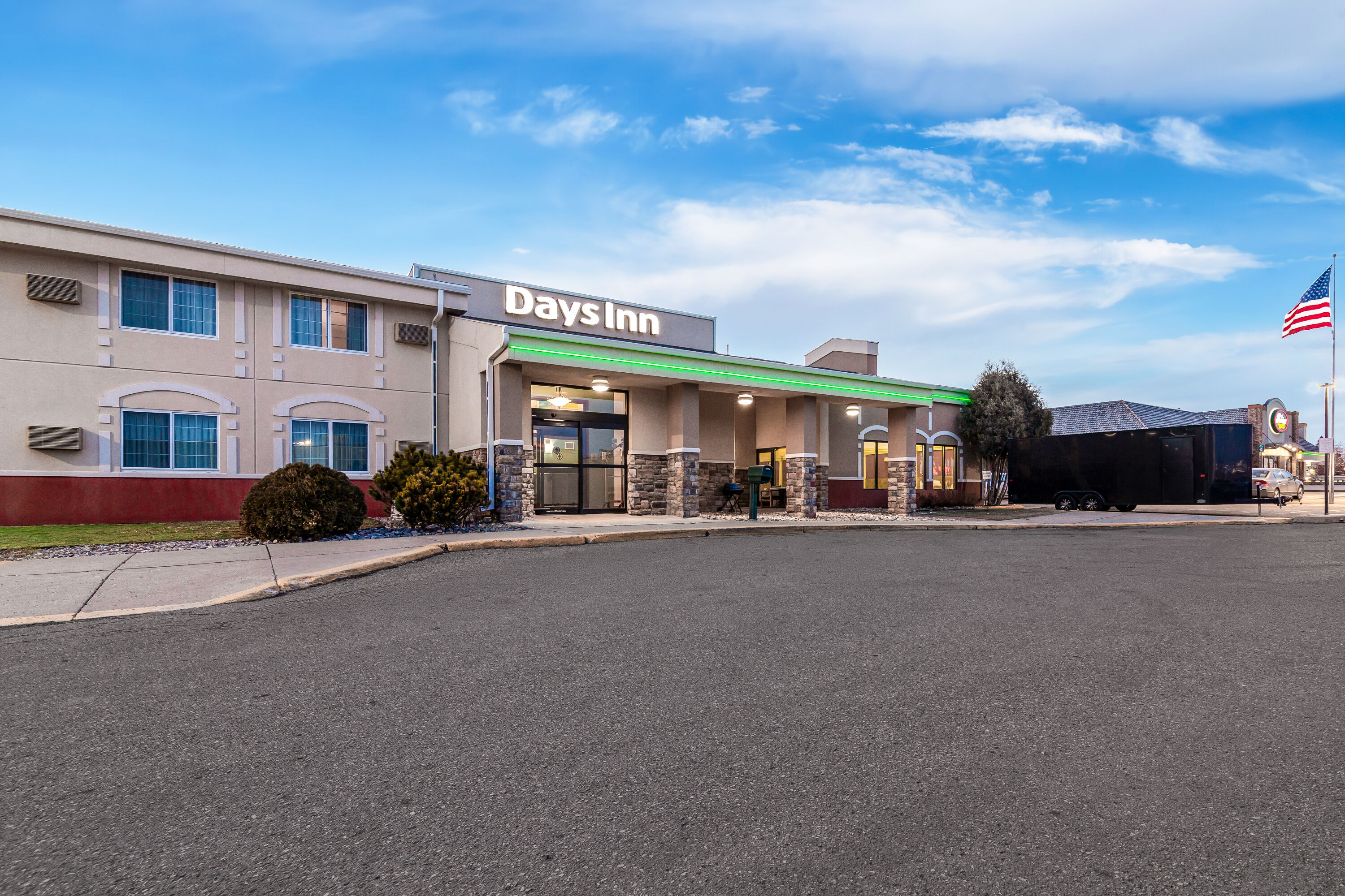 Exterior Day Image of Days Inn by Wyndham Minot hotel in Minot, North Dakota