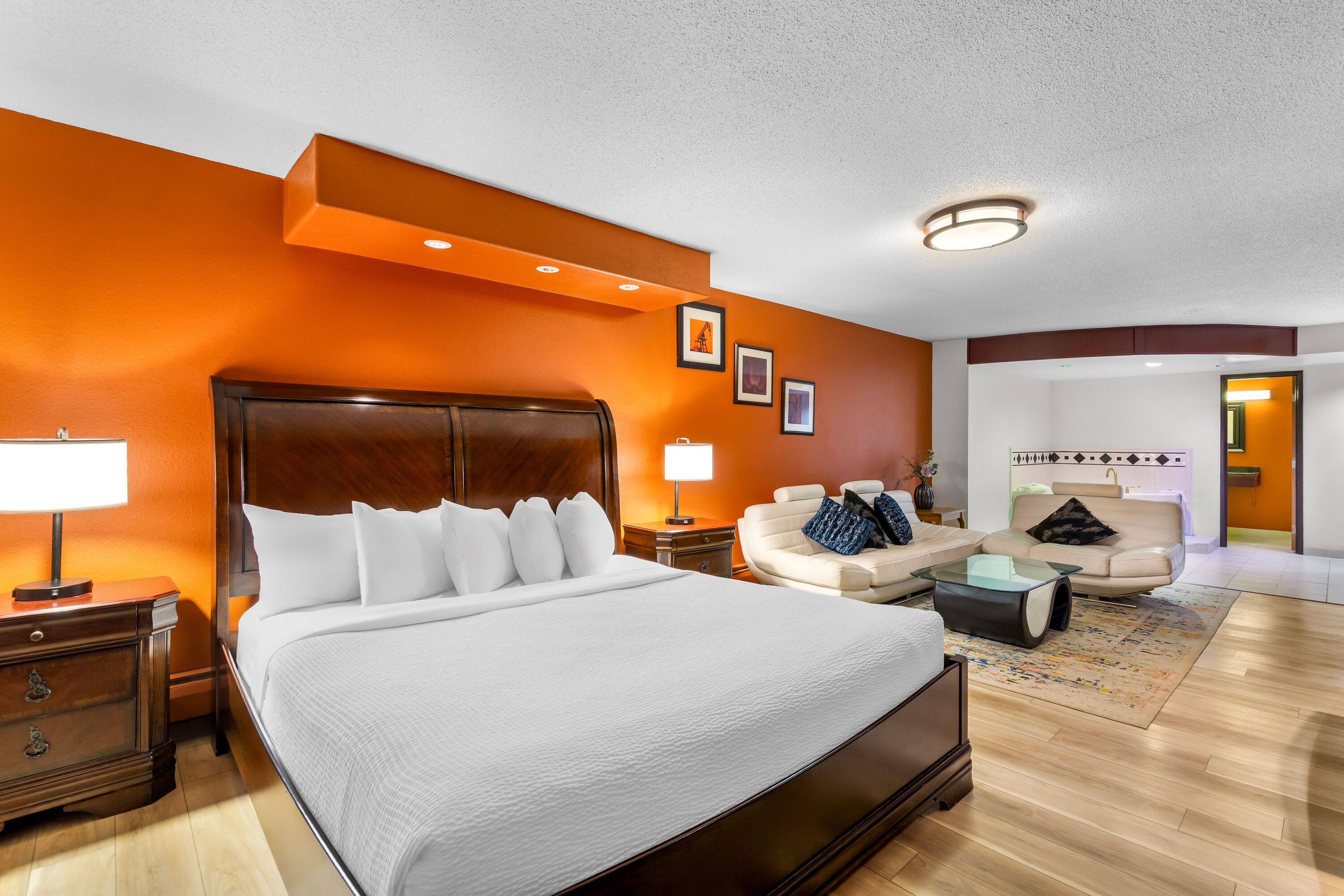 Days Inn by Wyndham Minot hot tub suite in Minot, North Dakota