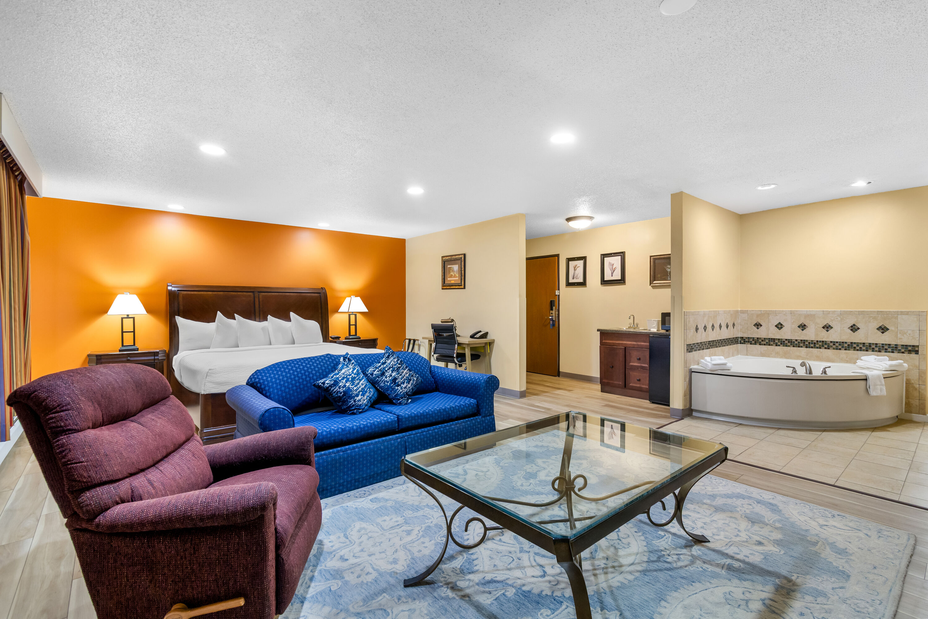 Days Inn by Wyndham Minot hot tub suite in Minot, North Dakota