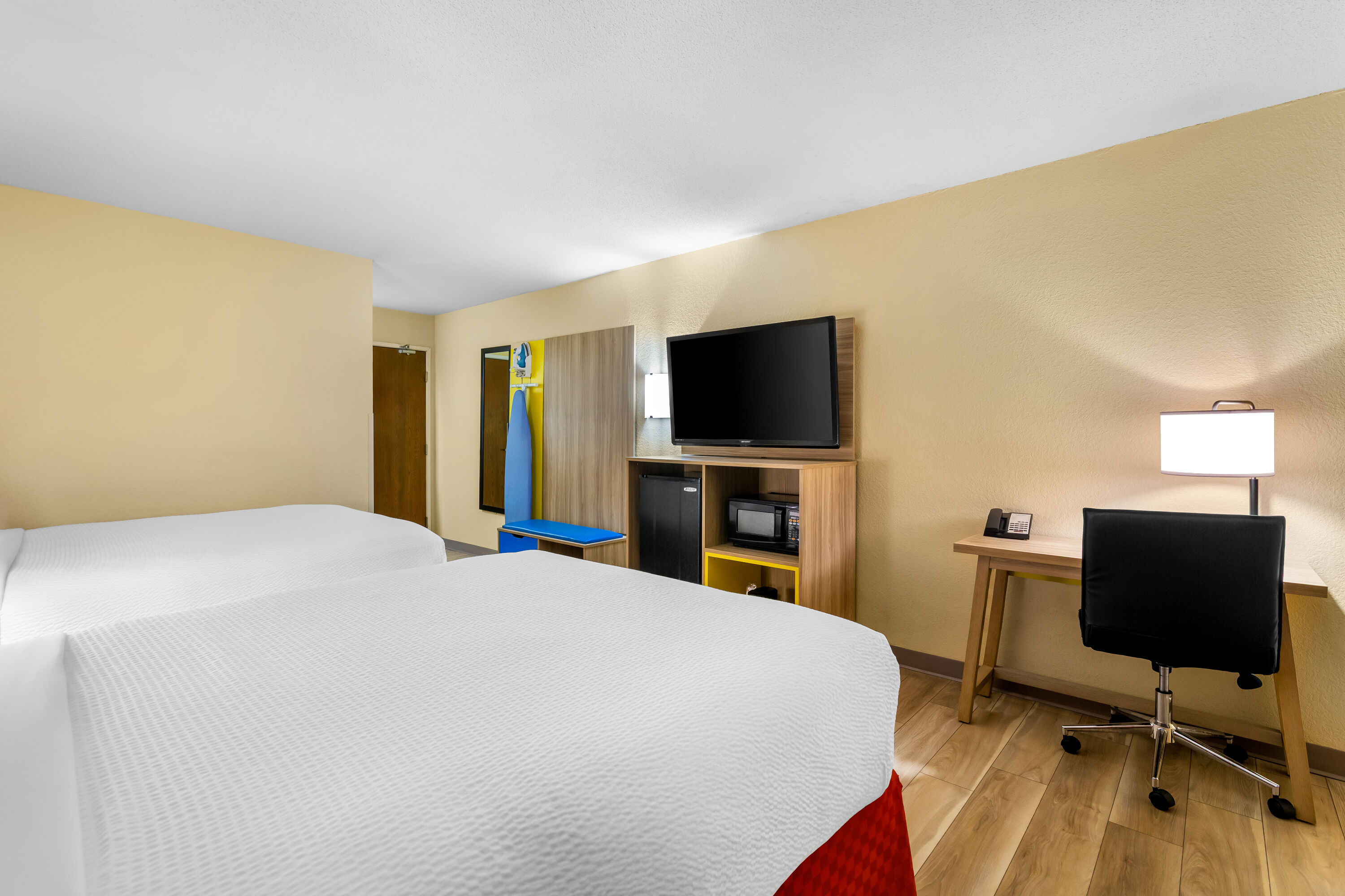 Double bed guest room at the Days Inn by Wyndham Minot in Minot, North Dakota