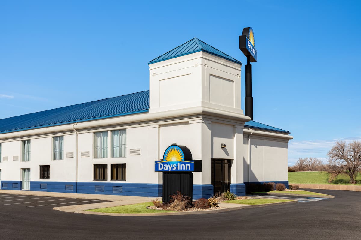 Days Inn by Wyndham Grand Island I-80 | Grand Island, NE Hotels
