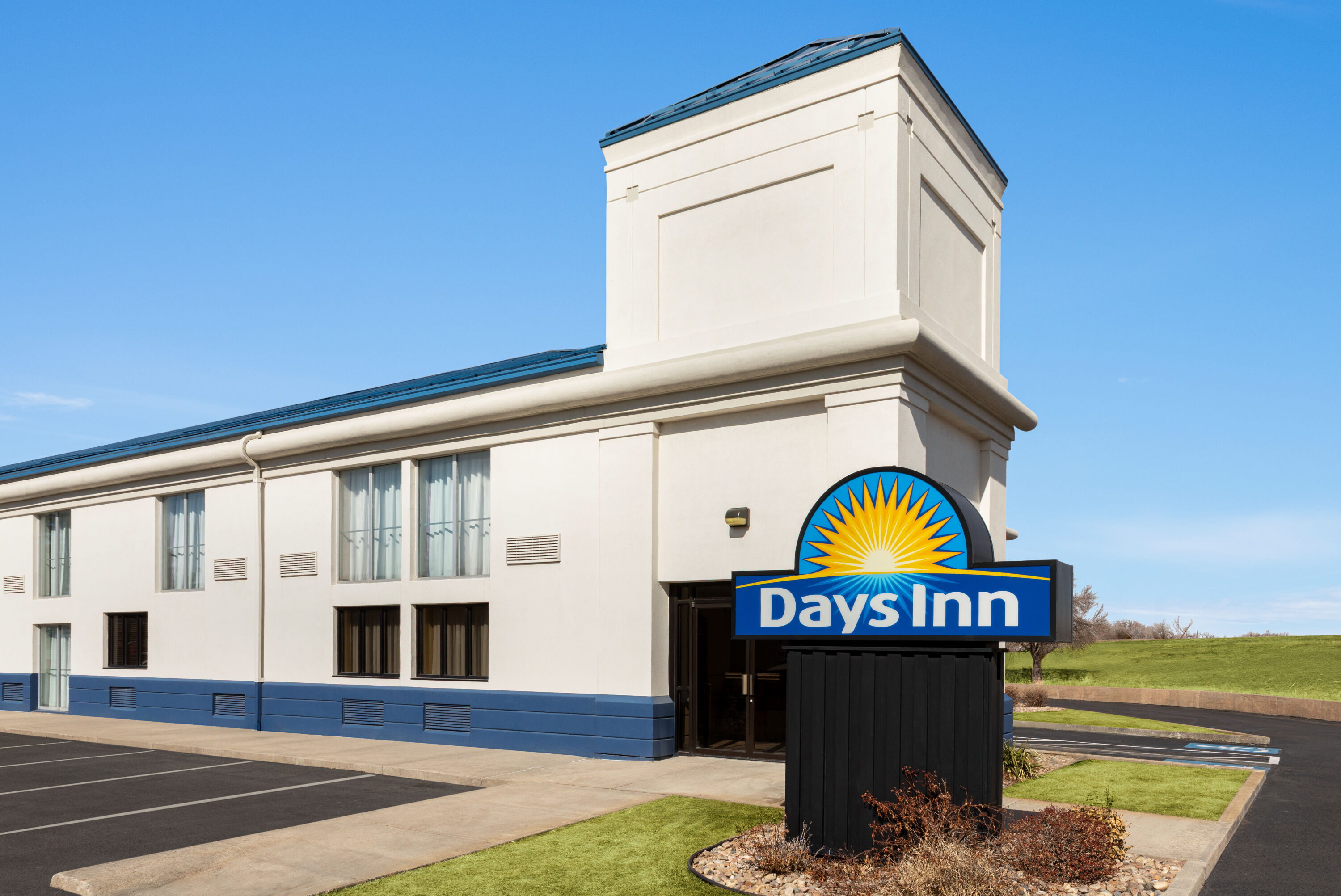 Exterior of Days Inn by Wyndham Grand Island I-80 hotel in Grand Island, Nebraska