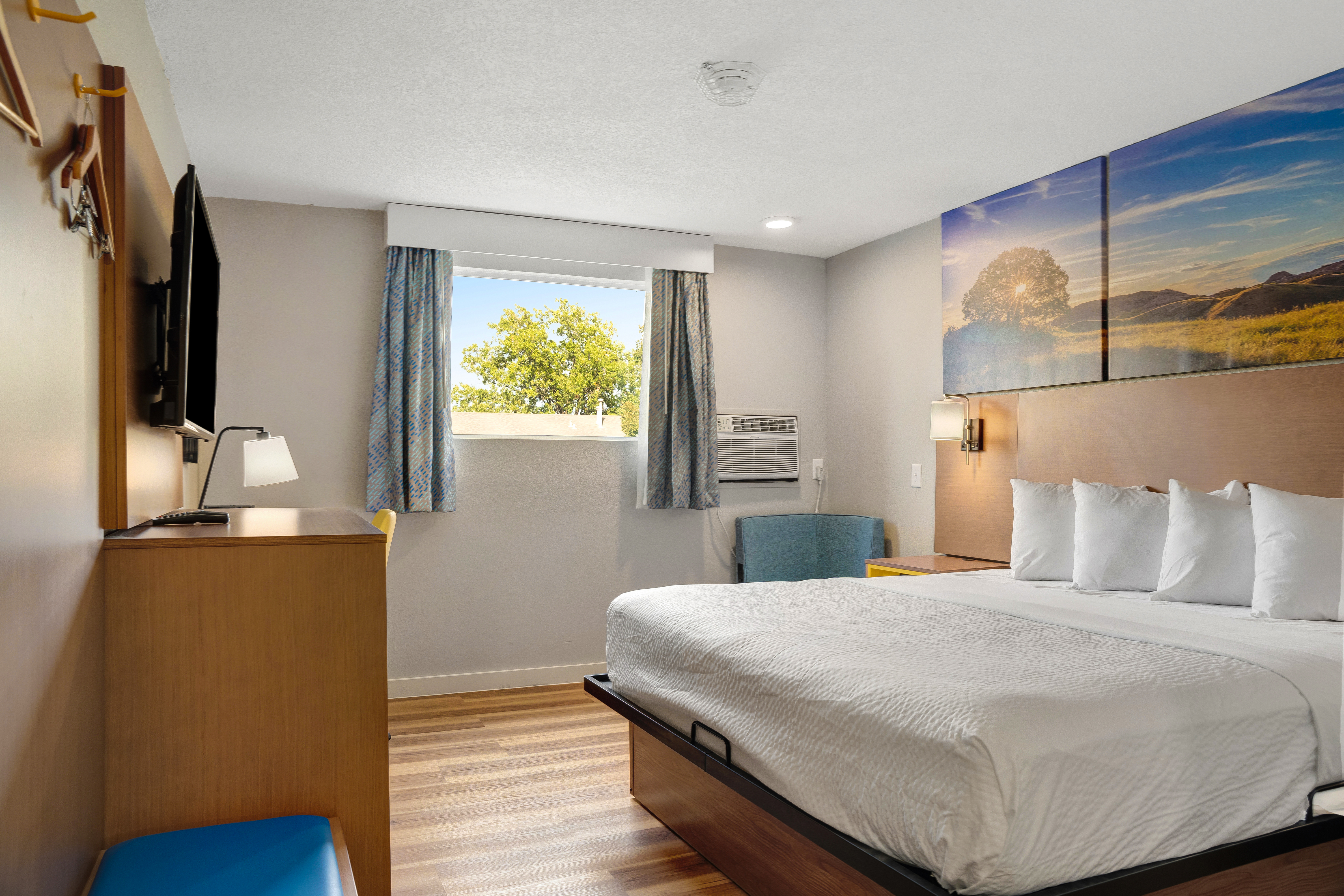 Guest room at the Days Inn by Wyndham Omaha/West Dodge in Omaha, Nebraska