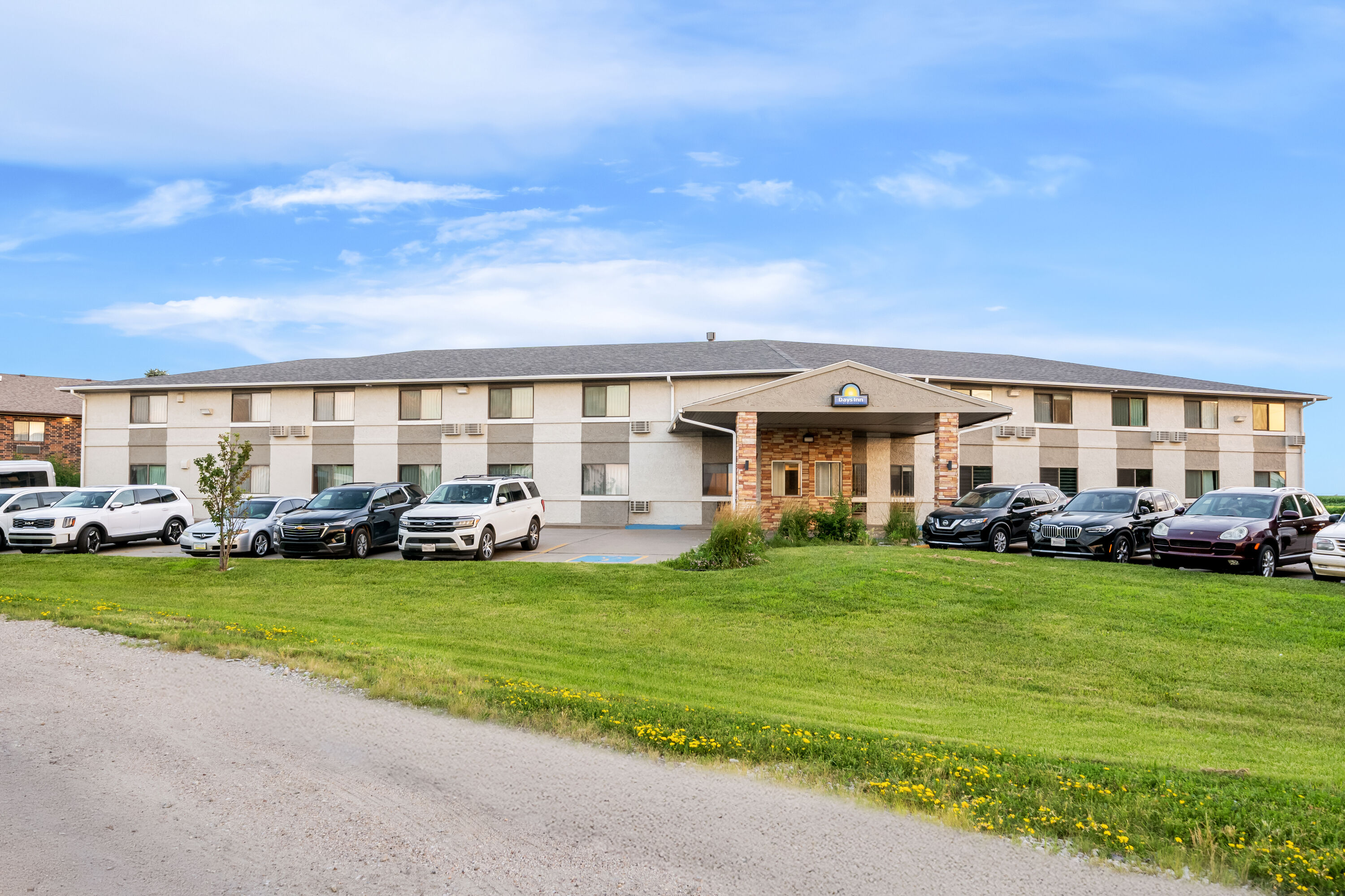 Exterior Day Image of Days Inn by Wyndham York hotel in York, Nebraska