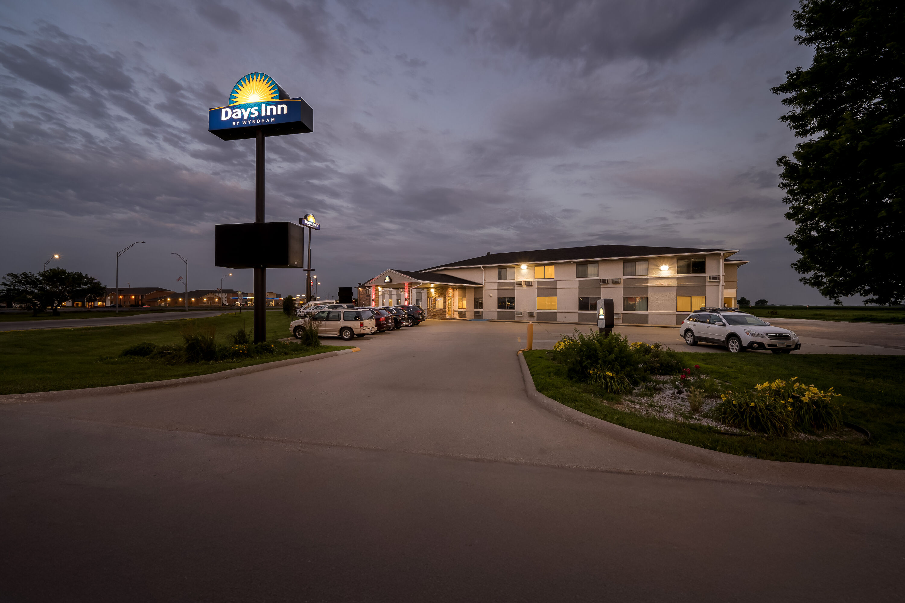 Exterior Night Image of Days Inn by Wyndham York hotel in York, Nebraska