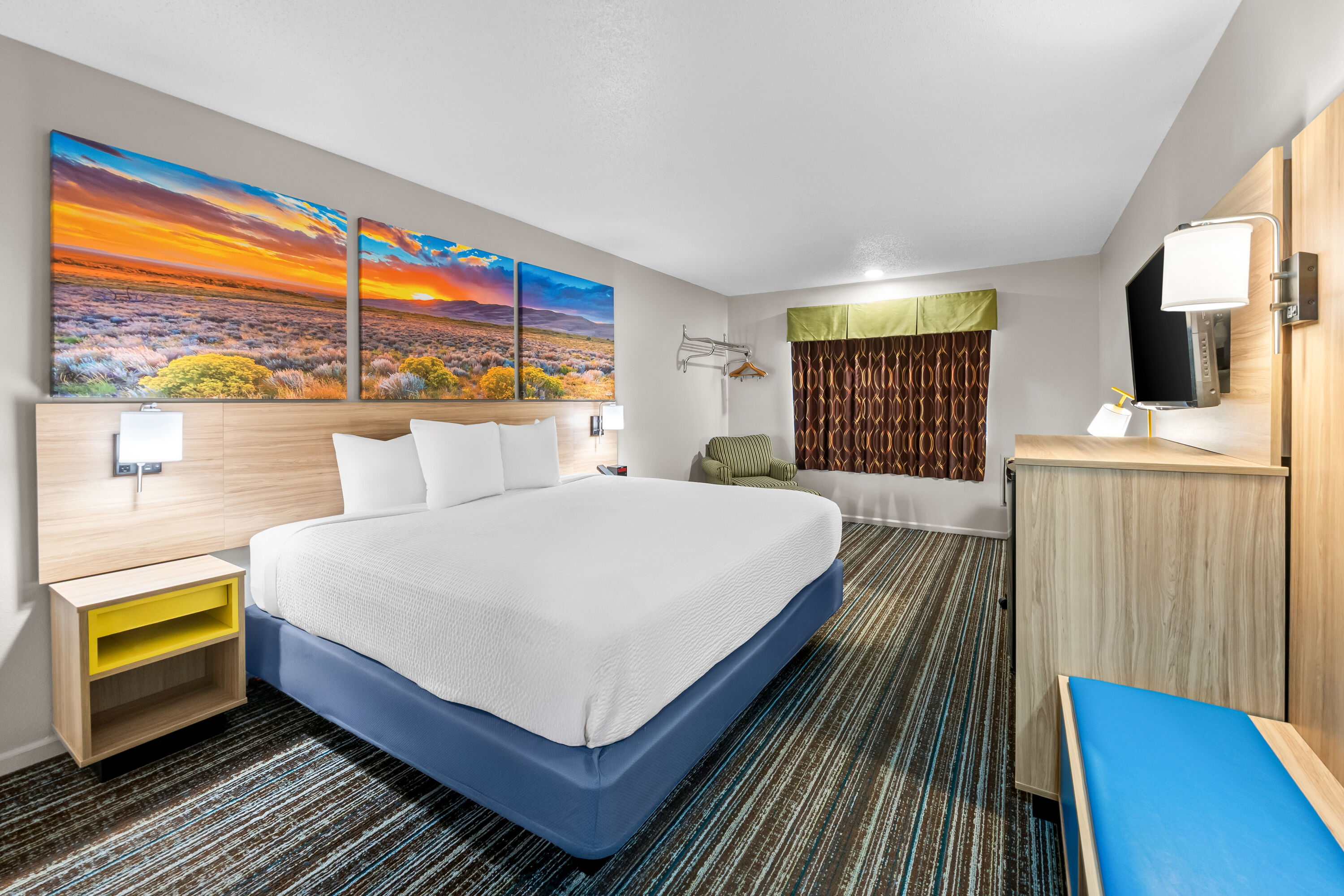King bed guest room at the Days Inn by Wyndham York in York, Nebraska