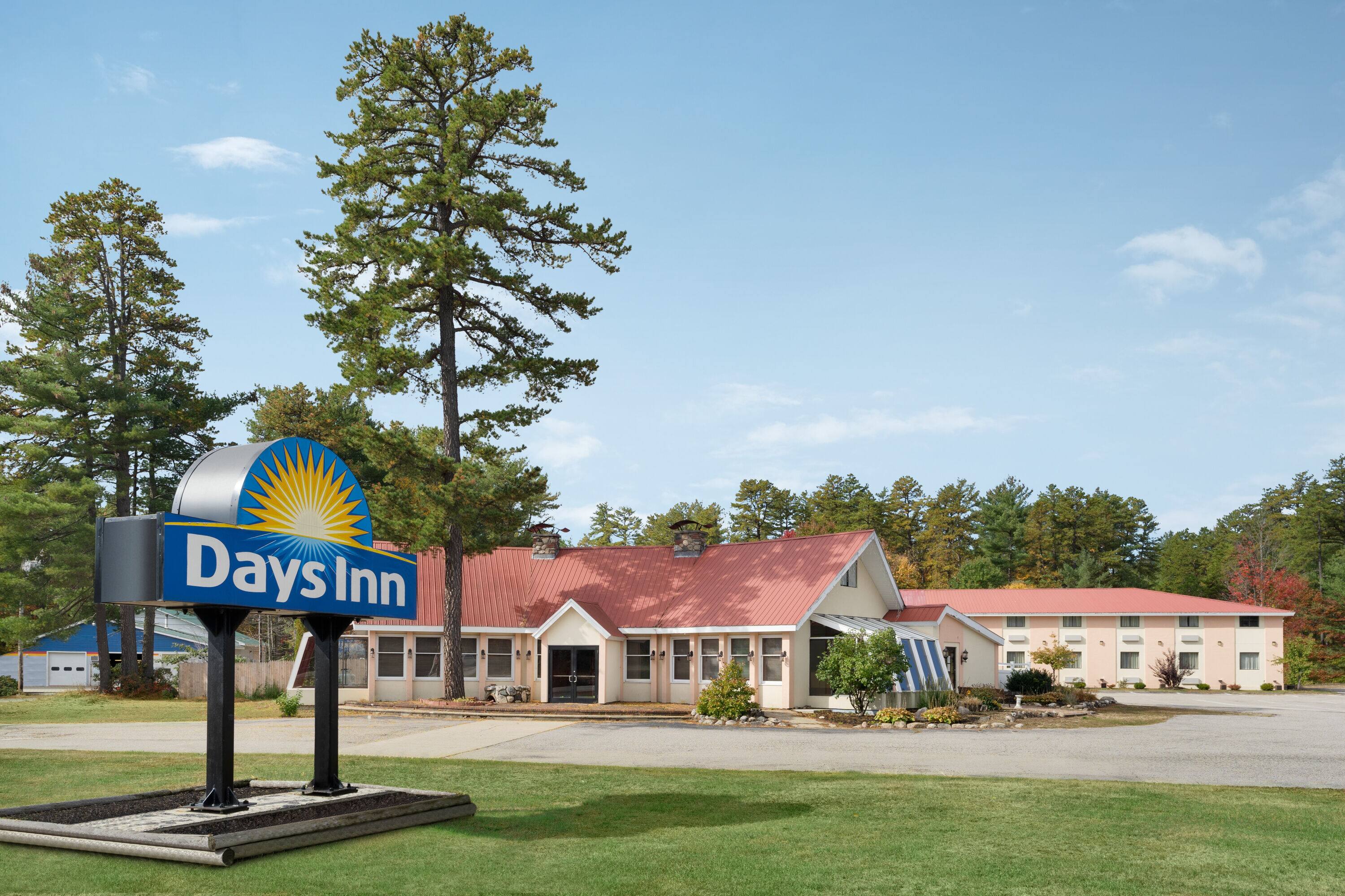 Days Inn by Wyndham Tamworth Tamworth, NH Hotels