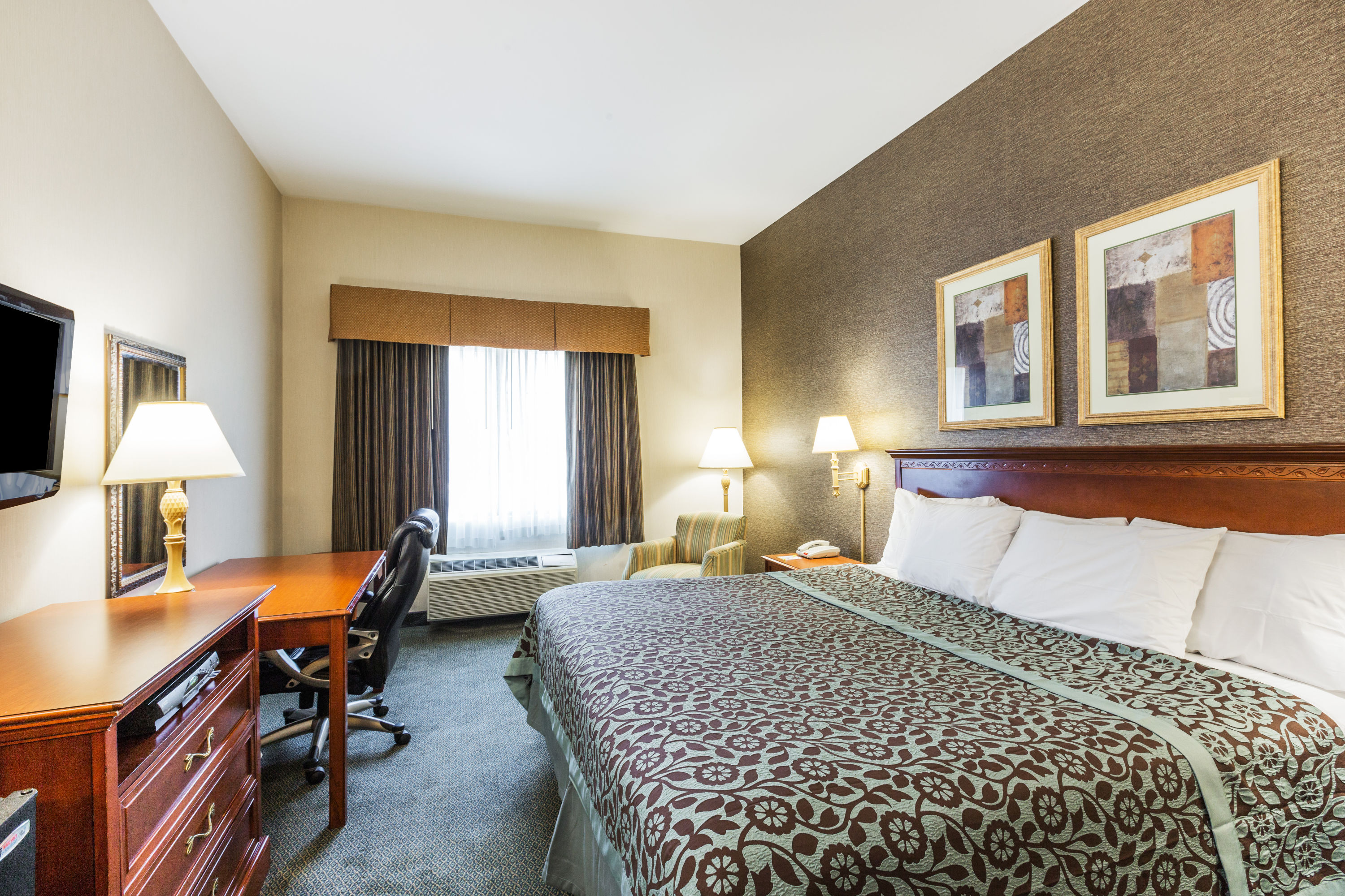 Guest room at the Days Inn by Wyndham Budd Lake in Budd Lake, New Jersey