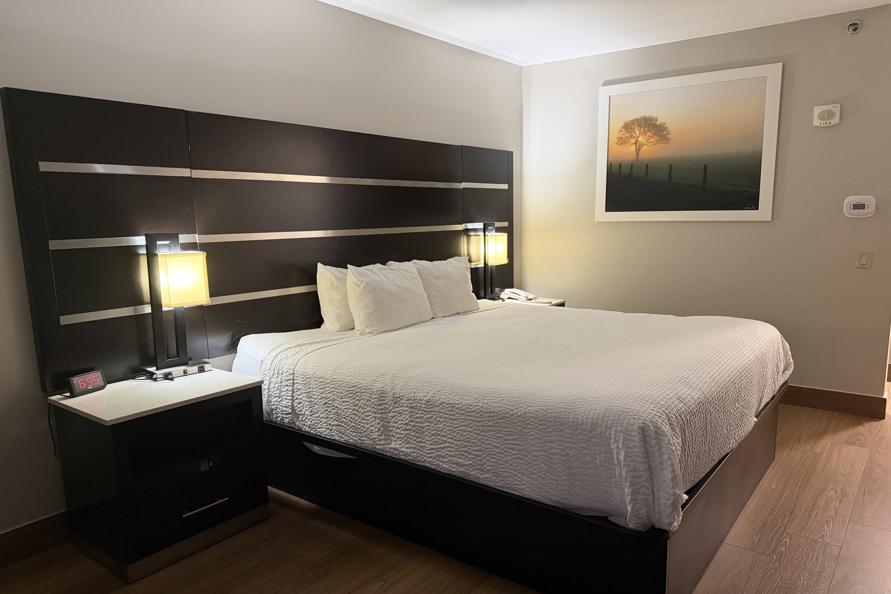 Guest room at the Days Inn by Wyndham Budd Lake in Budd Lake, New Jersey