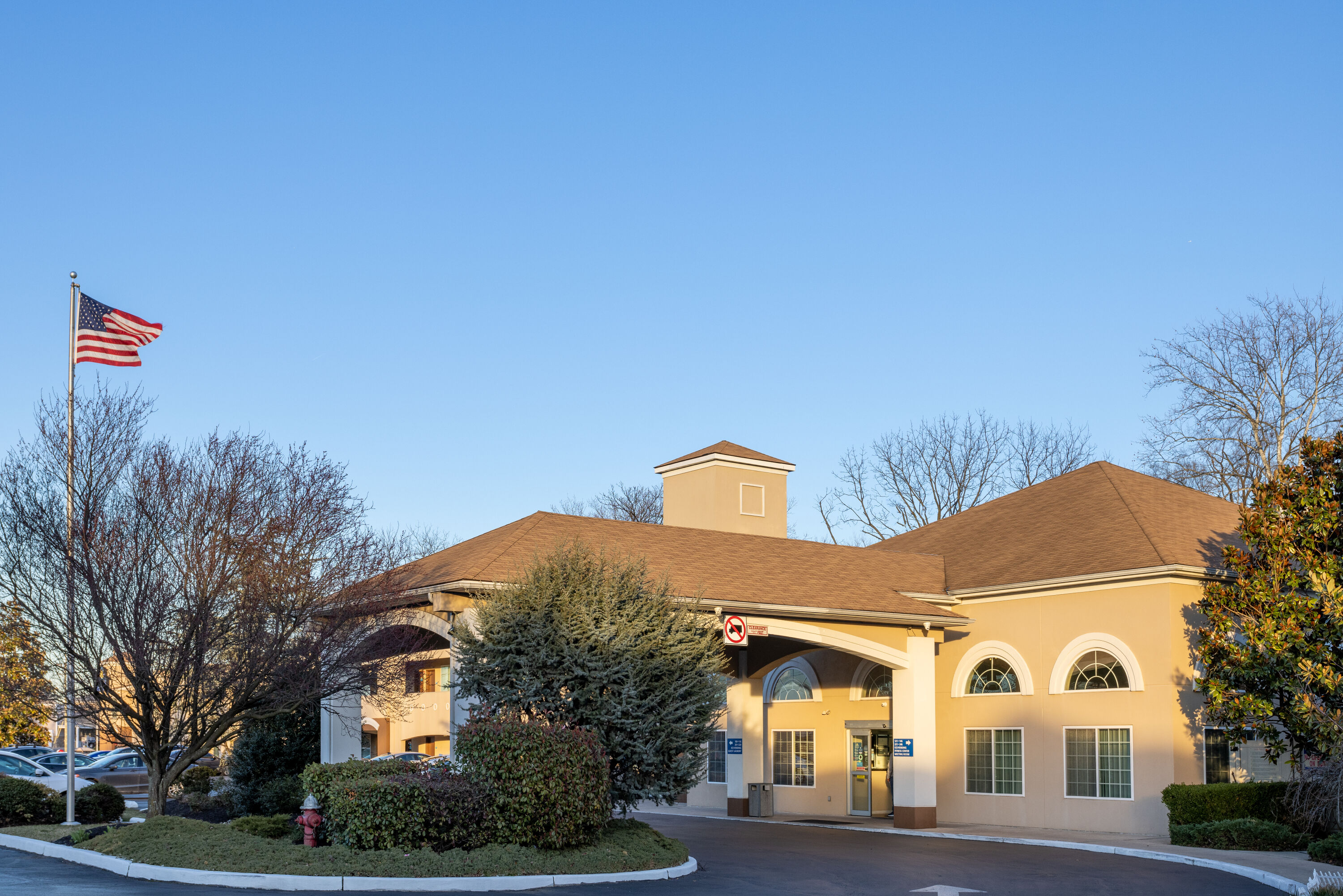 Exterior Day Image of Days Inn & Suites by Wyndham Cherry Hill - Philadelphia hotel in Cherry Hill, New Jersey