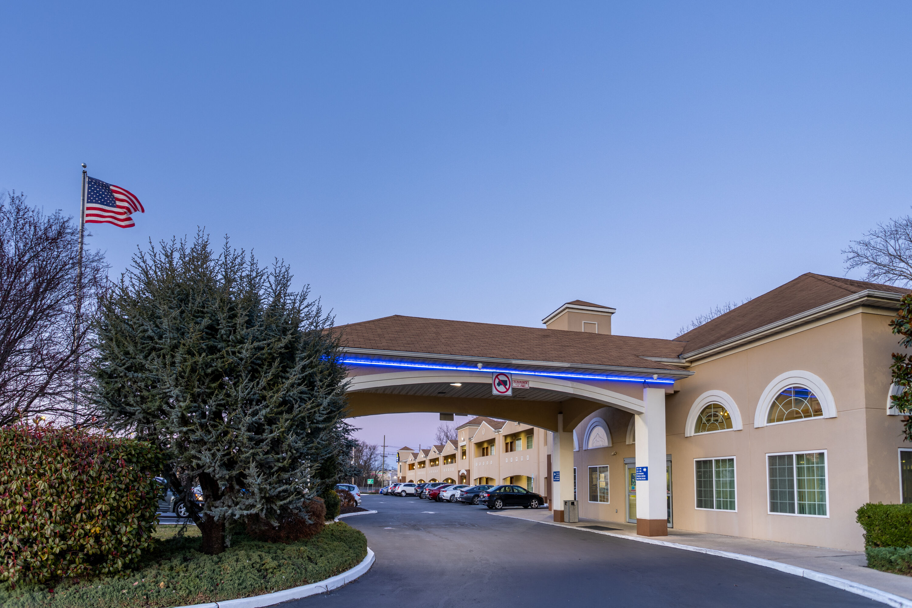 Exterior Day Image of Days Inn & Suites by Wyndham Cherry Hill - Philadelphia hotel in Cherry Hill, New Jersey