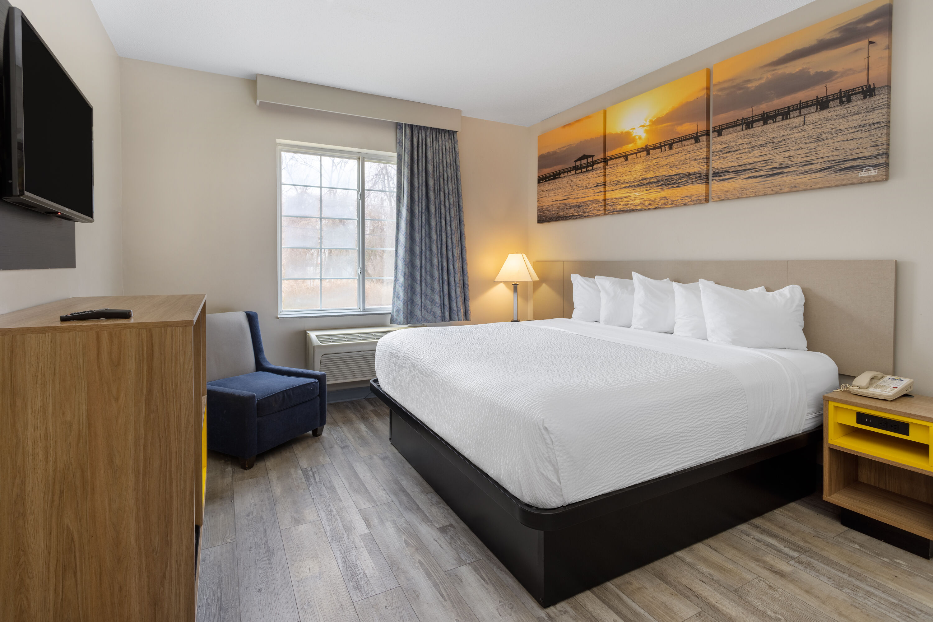 Days Inn & Suites by Wyndham Cherry Hill - Philadelphia suite in Cherry Hill, New Jersey