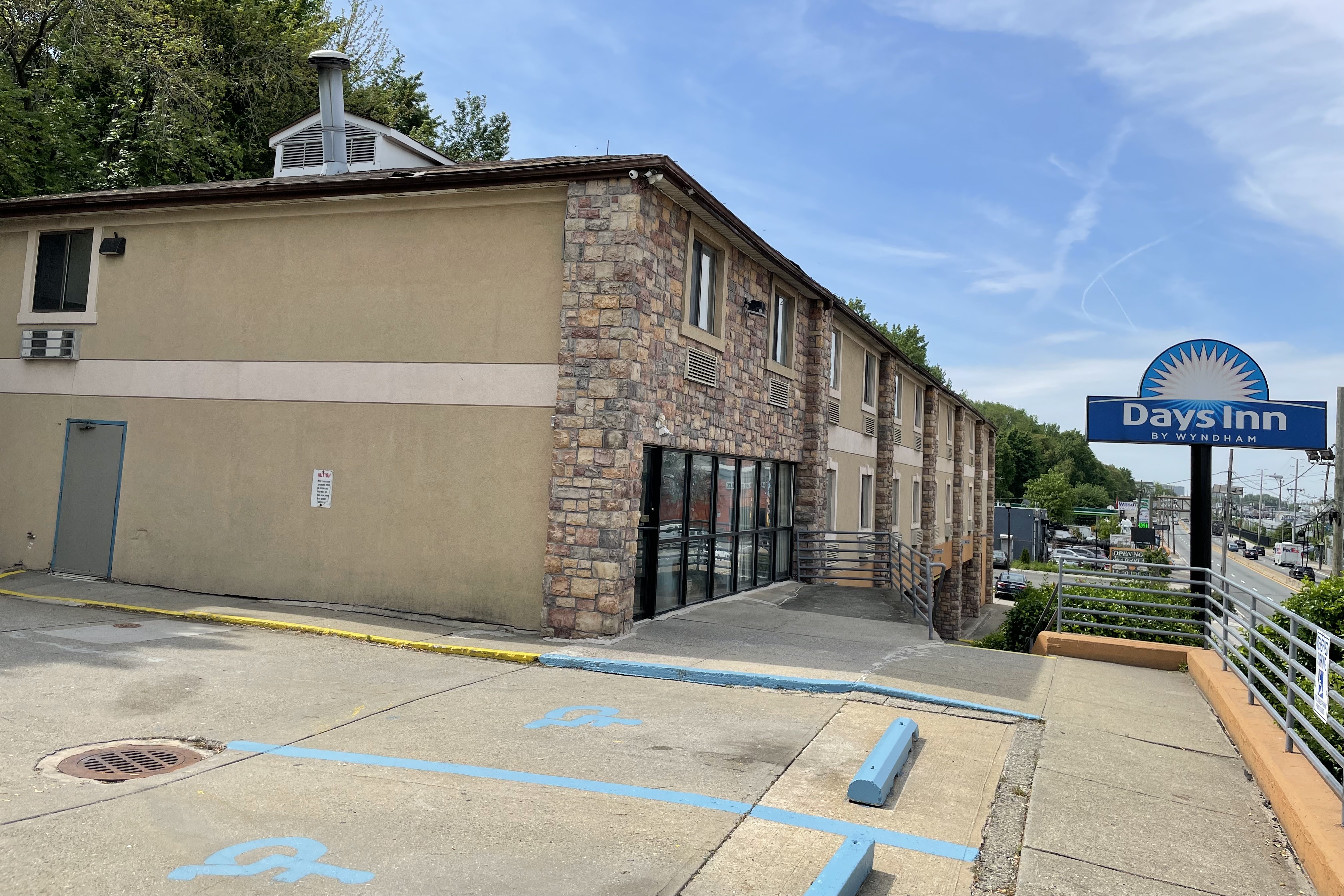 Exterior of Days Inn by Wyndham Jersey City / NYC Area hotel in Jersey City, New Jersey