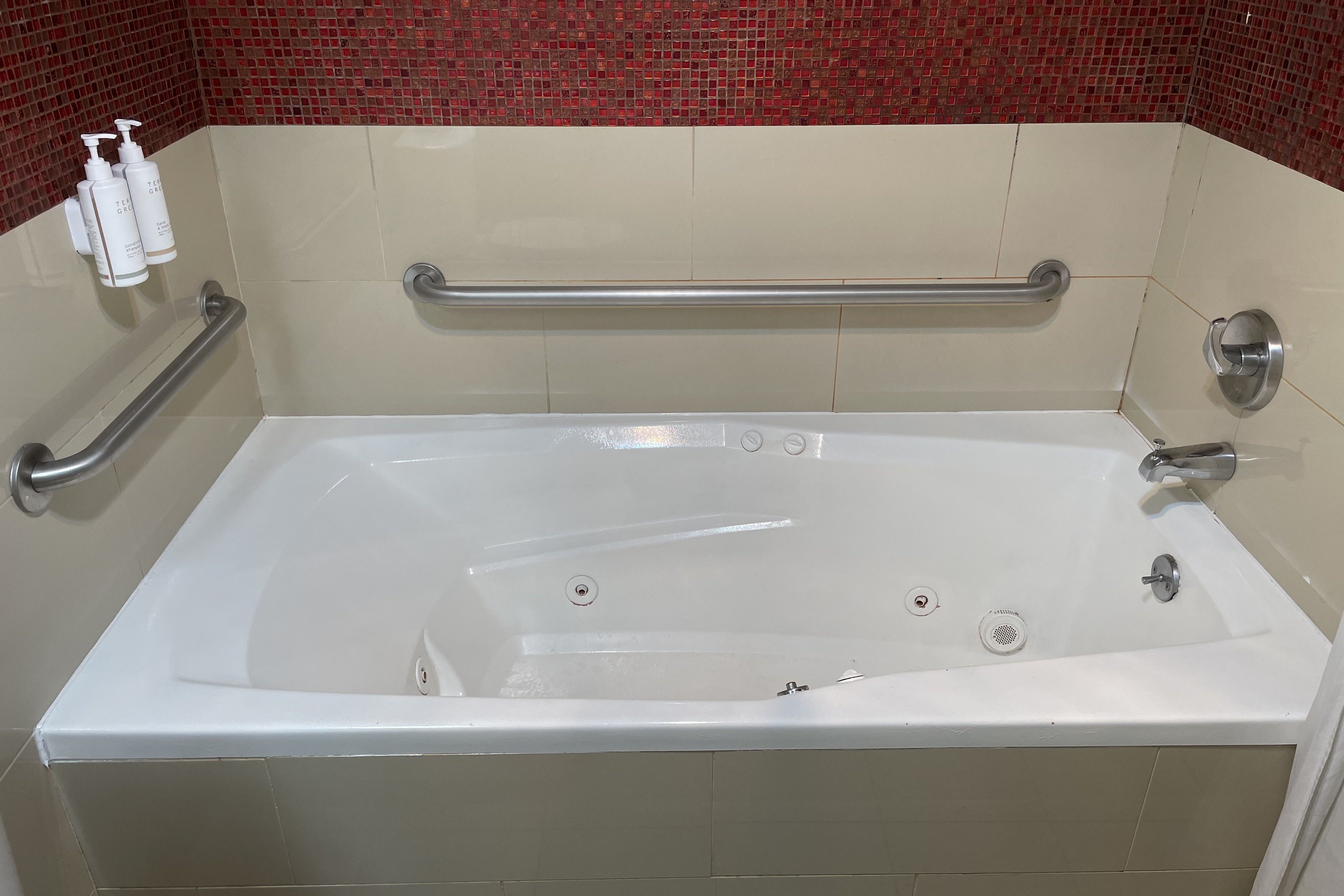Guest room bath at the Days Inn by Wyndham Jersey City / NYC Area in Jersey City, New Jersey