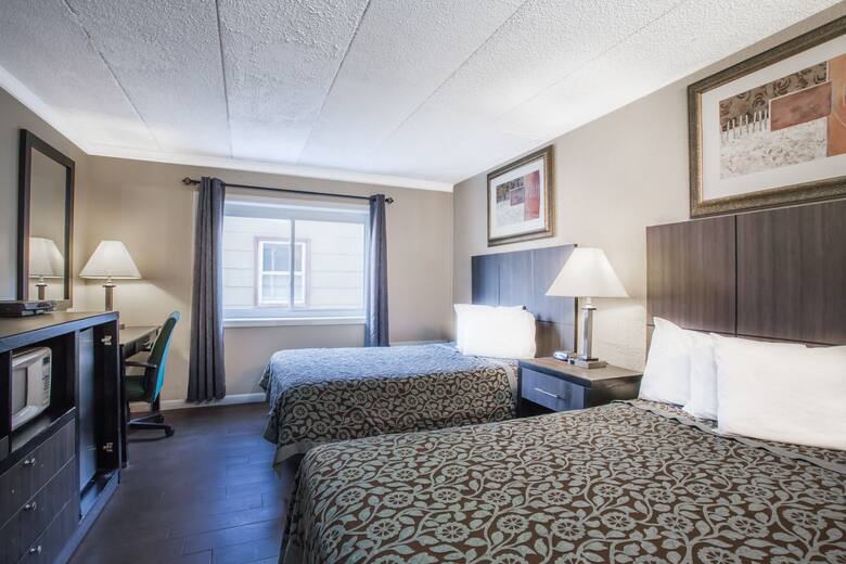 Days Inn By Wyndham Seaside Heights Toms River Guest Room At The Days Inn By Wyndham Seaside Heights Toms River In
