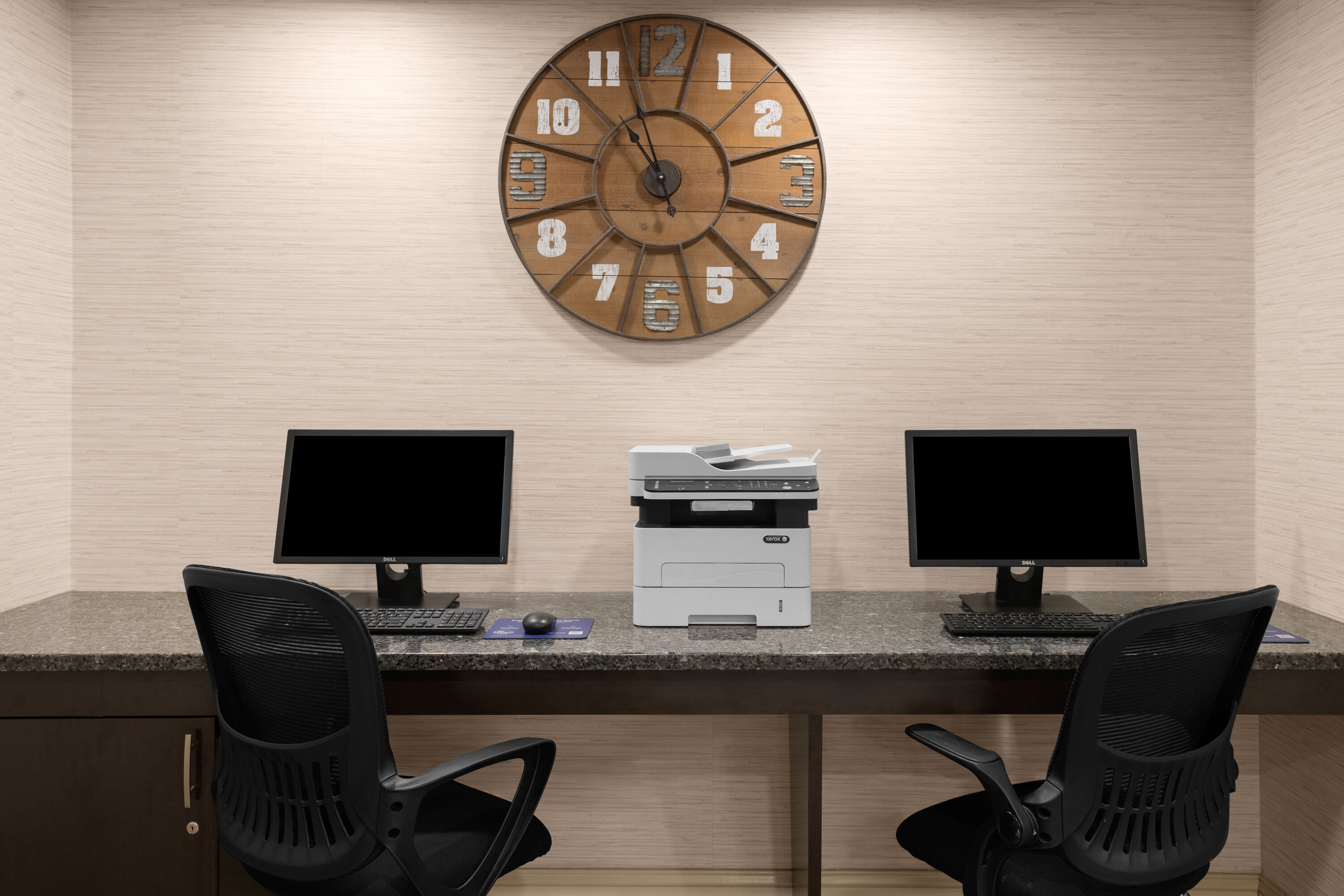 Days Hotel by Wyndham Toms River Jersey Shore business center in Toms River, New Jersey