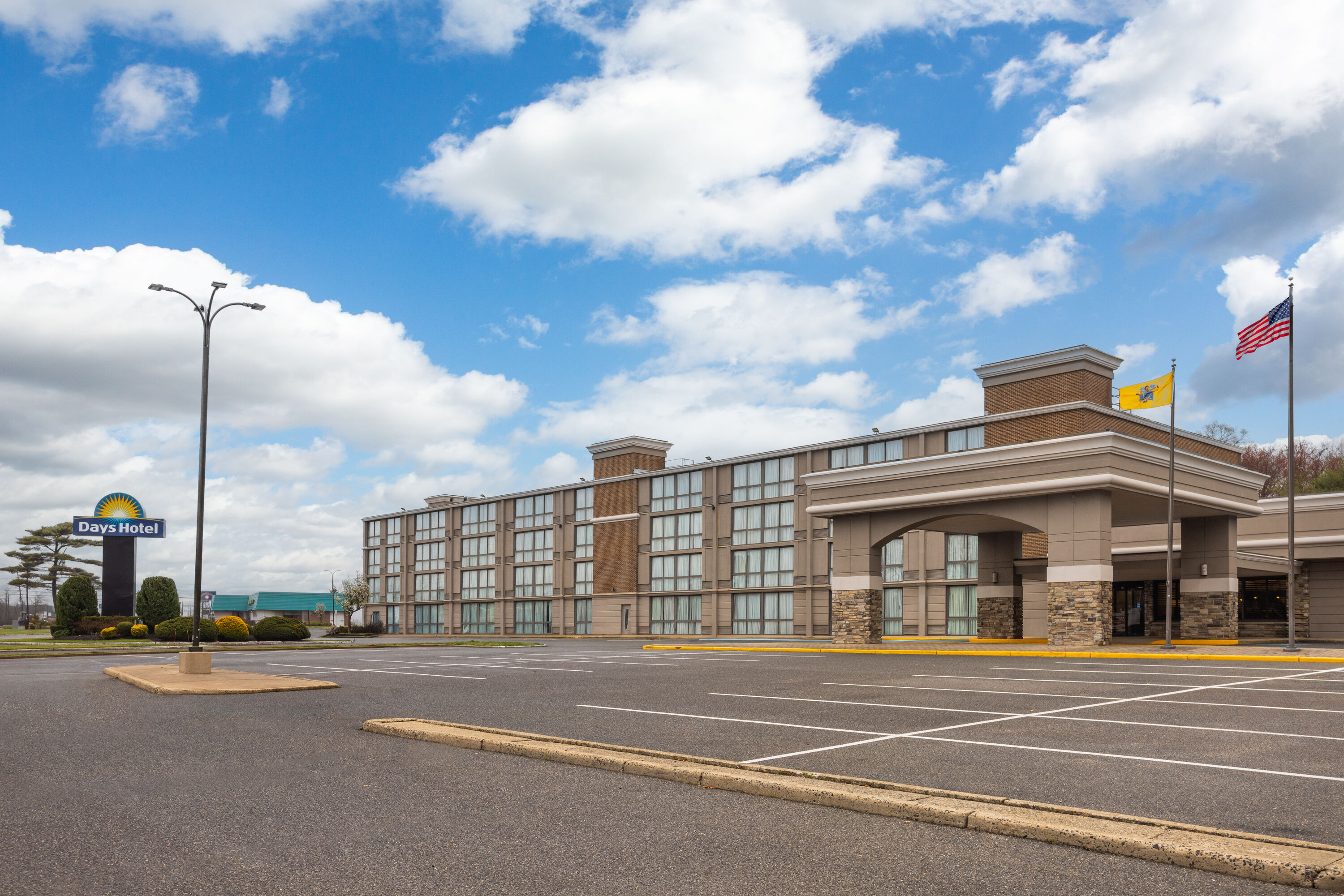 Exterior Day Image of Days Hotel by Wyndham Toms River Jersey Shore hotel in Toms River, New Jersey