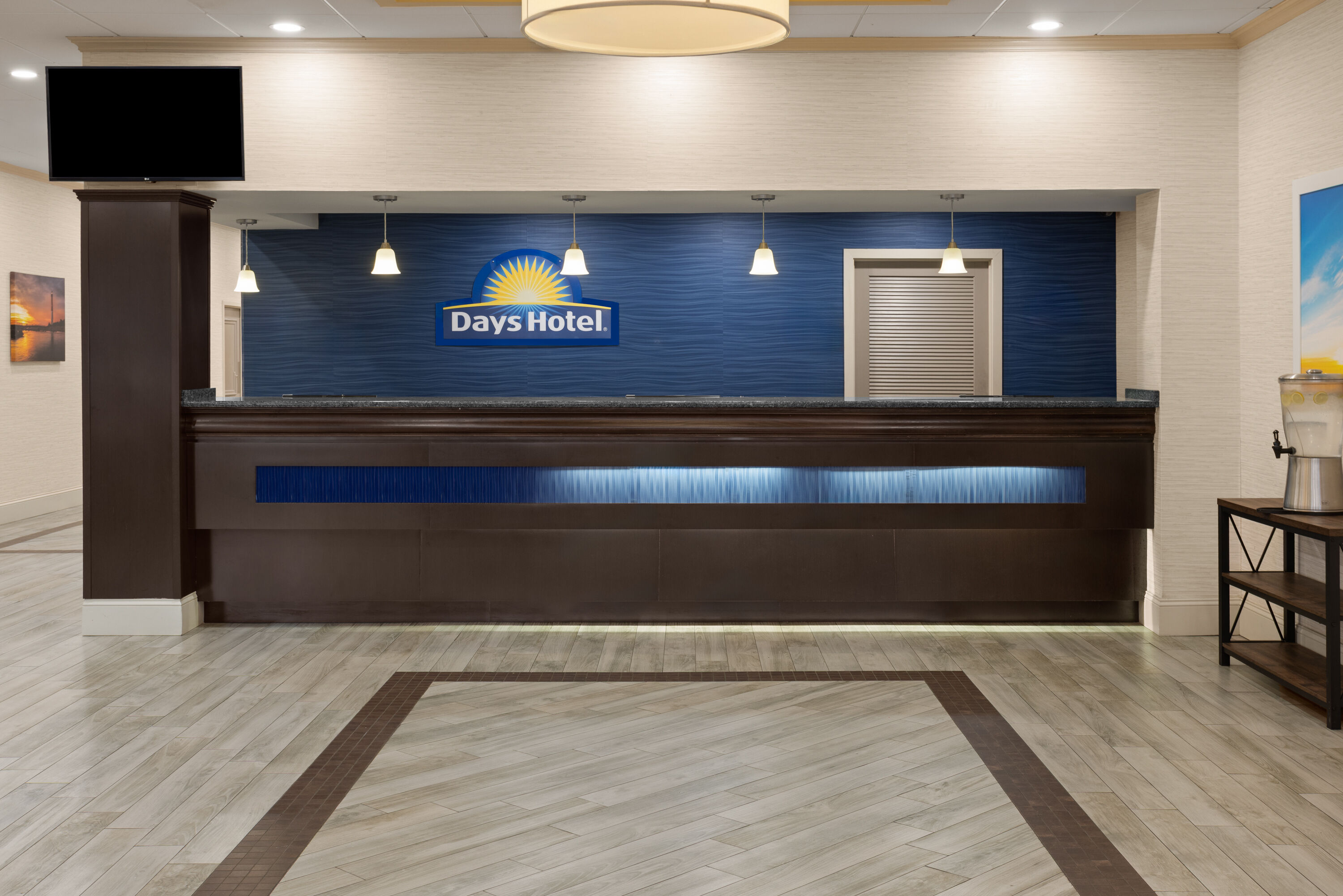 Days Hotel by Wyndham Toms River Jersey Shore reception in Toms River, New Jersey