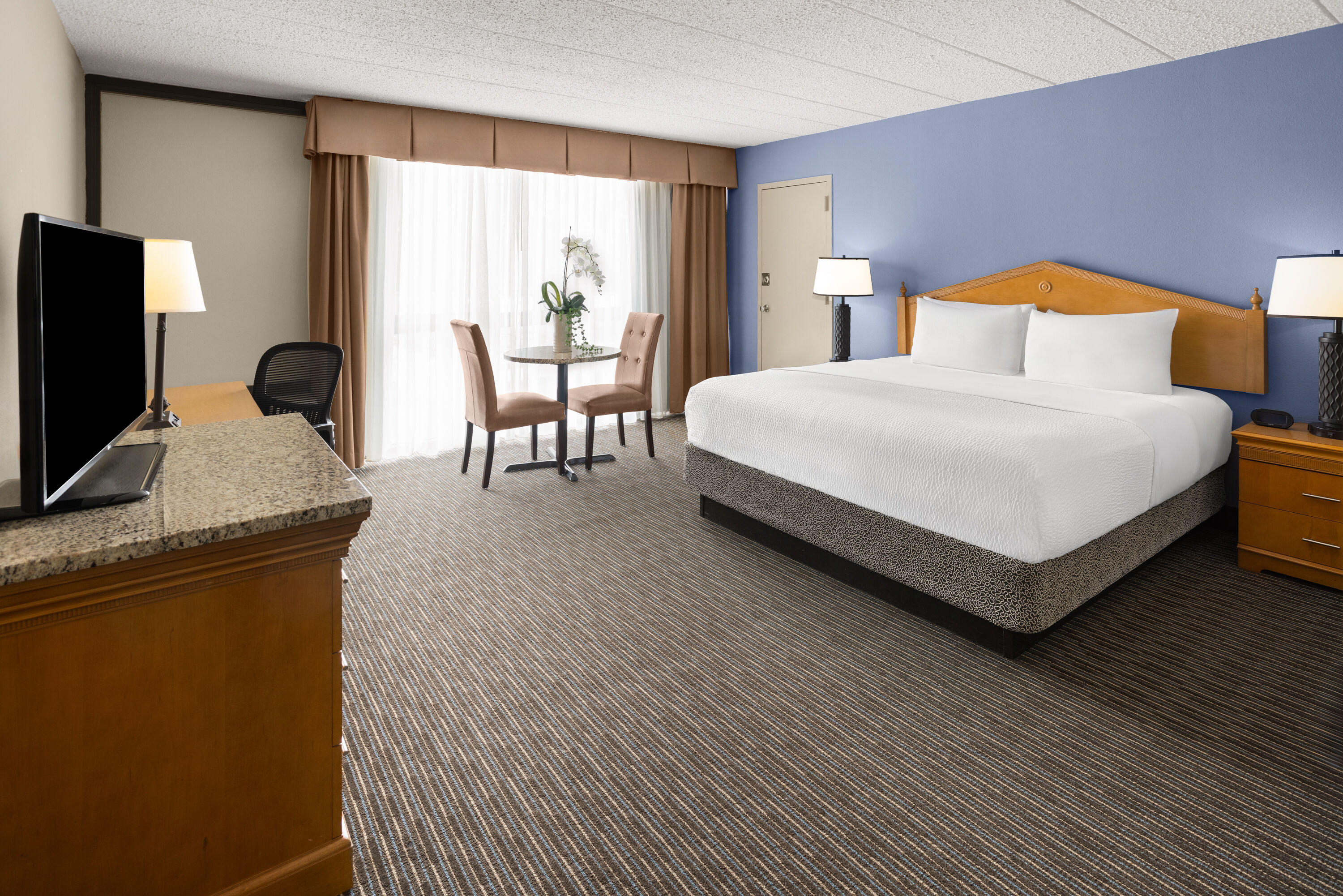 Days Hotel by Wyndham Toms River Jersey Shore suite in Toms River, New Jersey