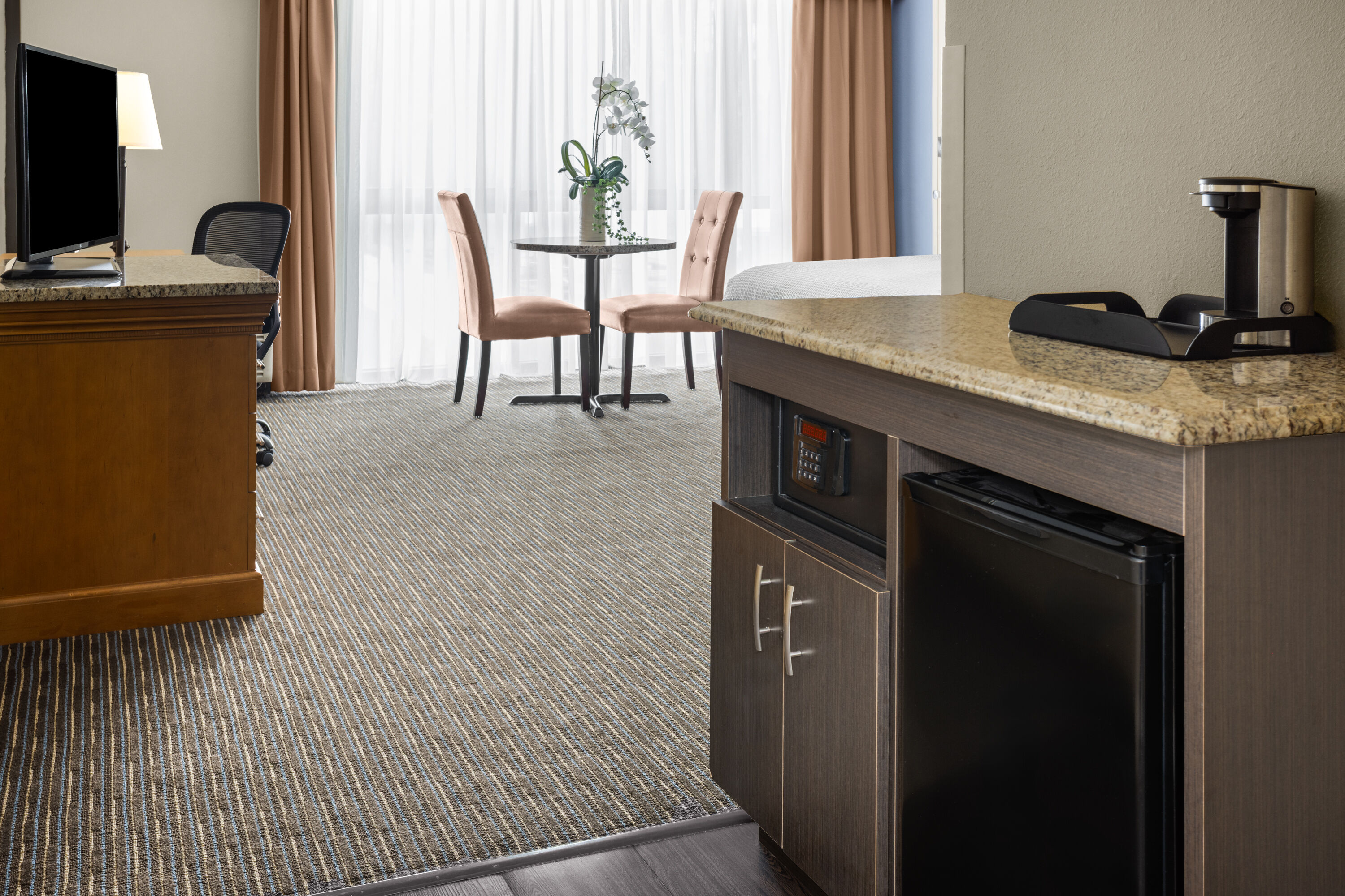 Days Hotel by Wyndham Toms River Jersey Shore suite in Toms River, New Jersey