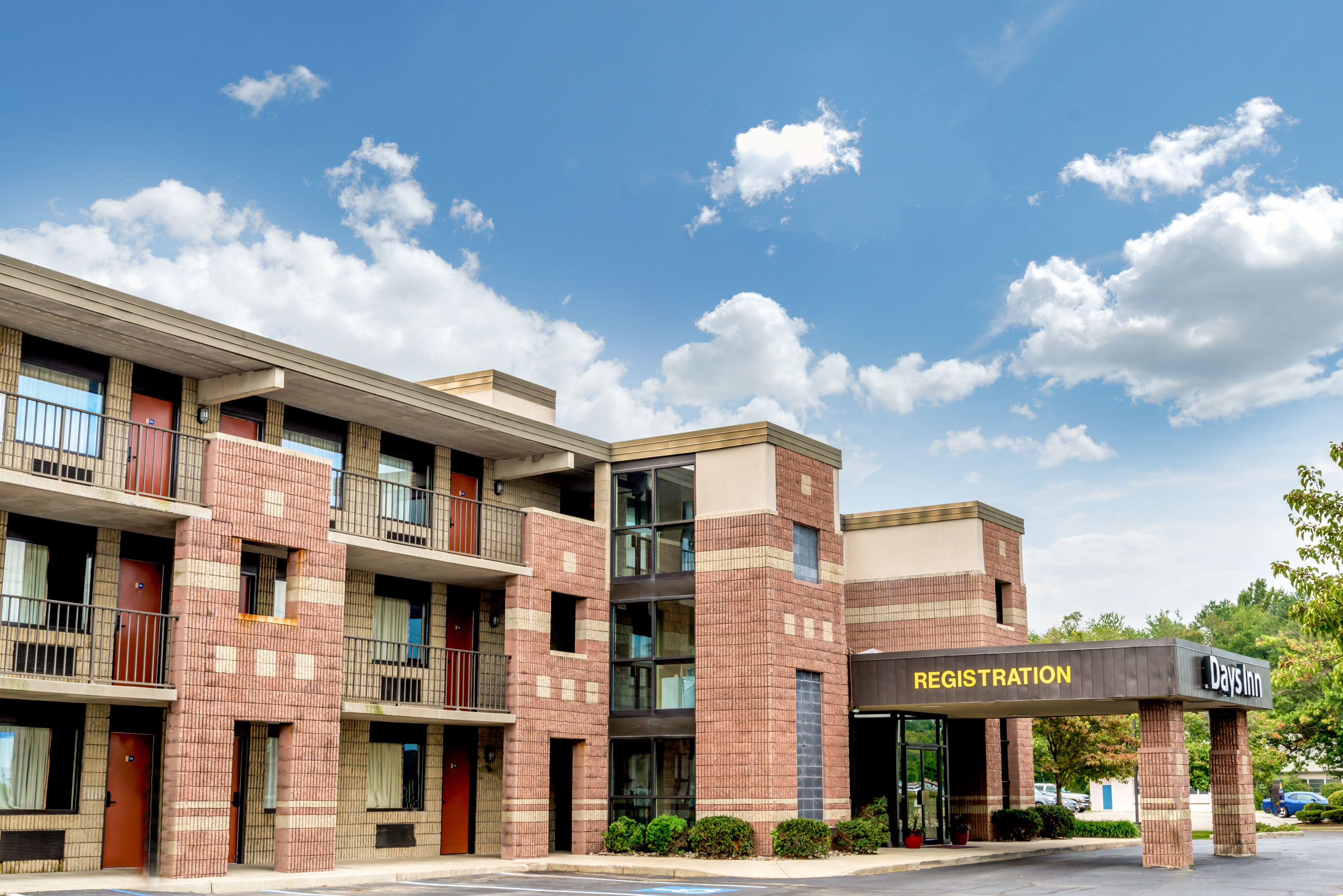 Exterior of Days Inn by Wyndham Vineland hotel in Vineland, New Jersey