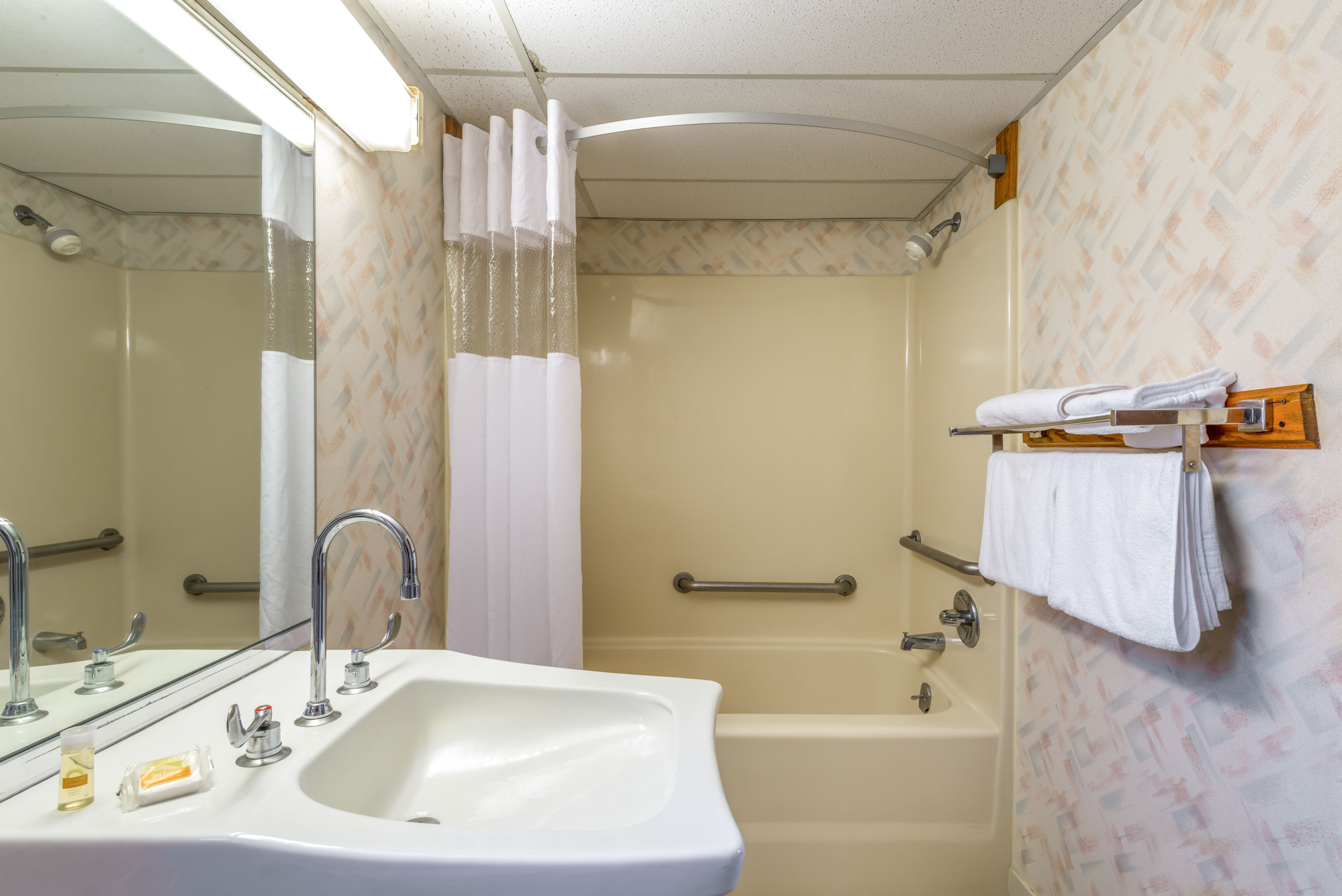 Guest room at the Days Inn by Wyndham Vineland in Vineland, New Jersey