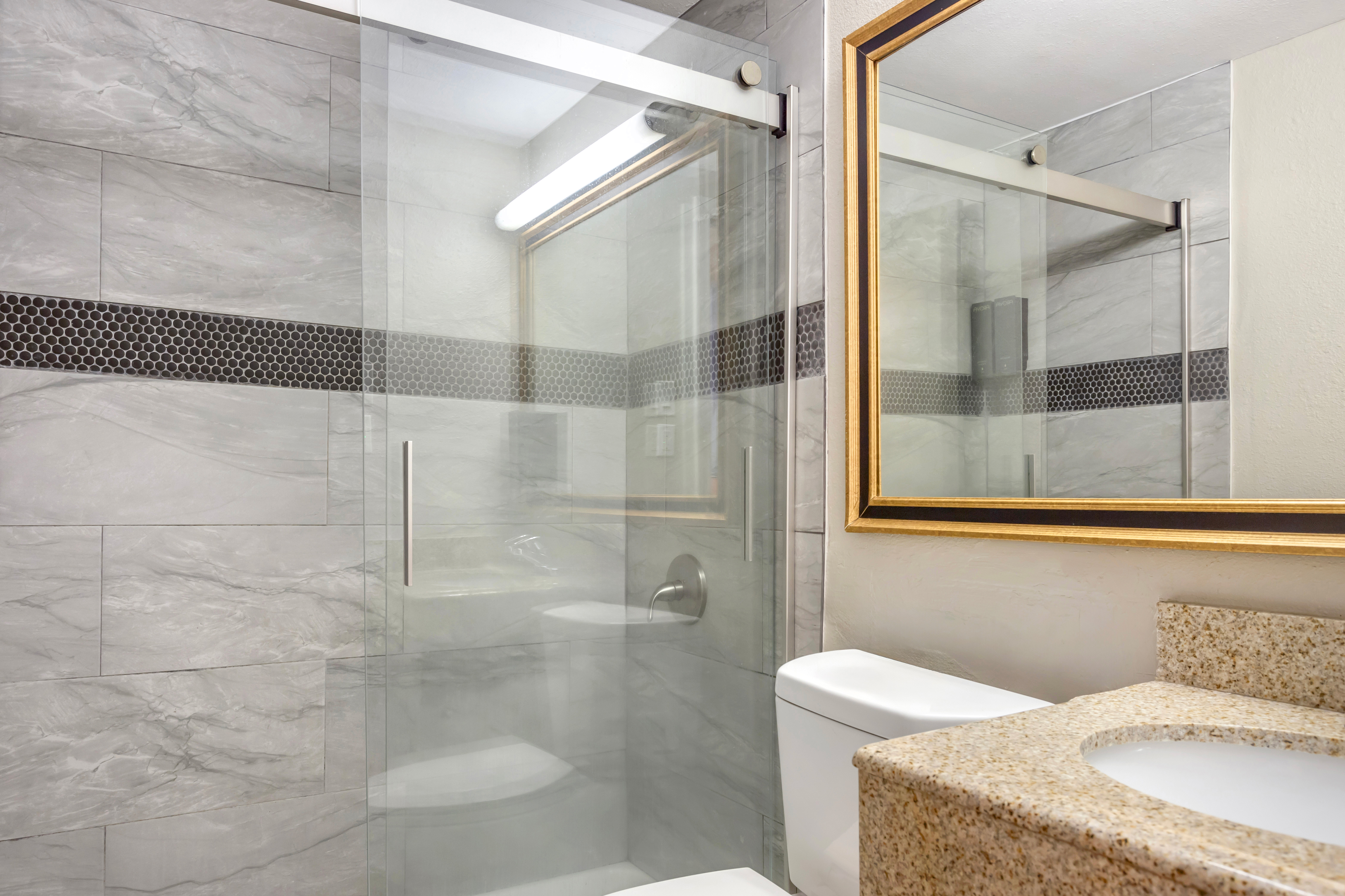 Guest room at the Days Inn by Wyndham Wrightstown McGuire AFB/Bordentown in Wrightstown, New Jersey