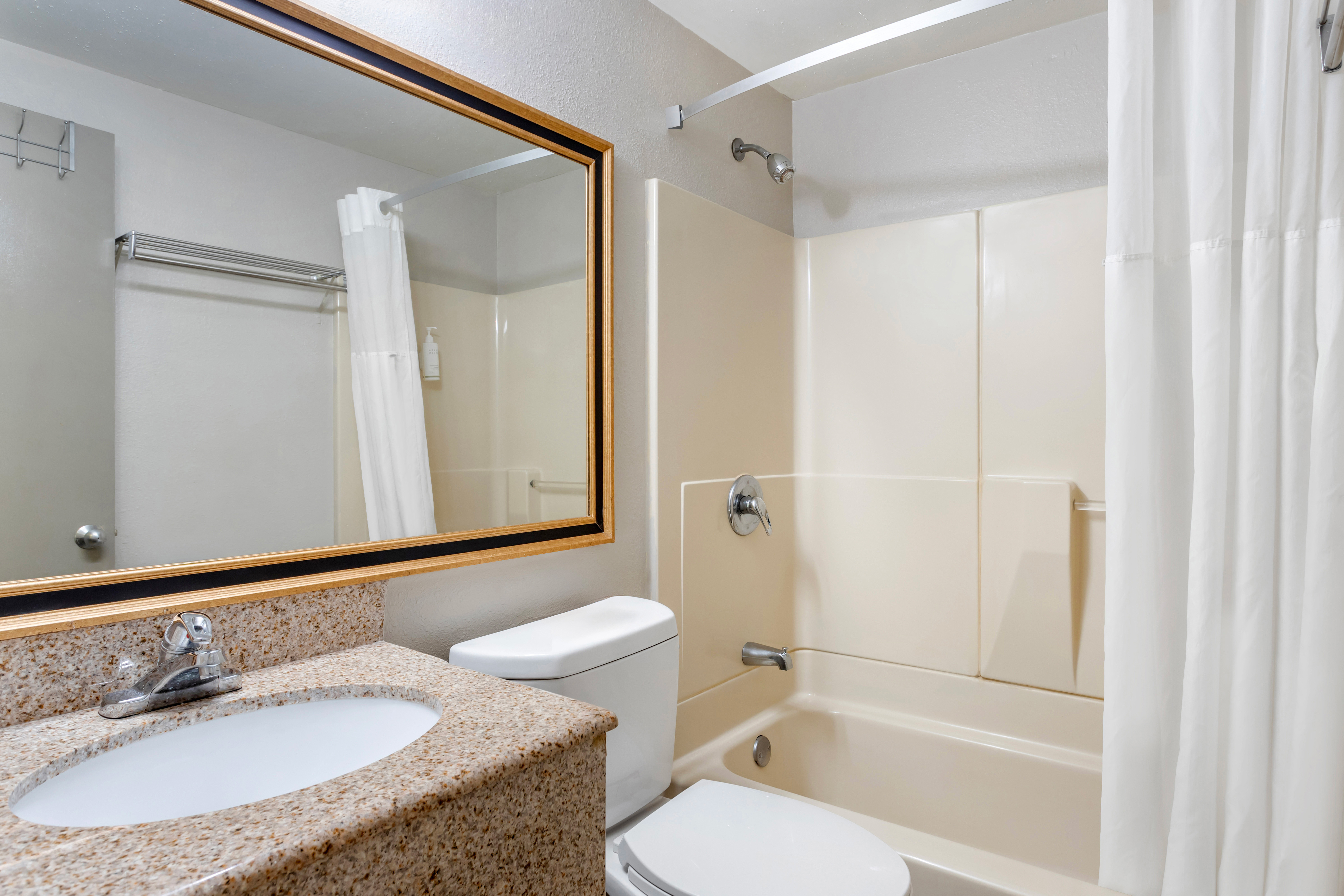 Guest room at the Days Inn by Wyndham Wrightstown McGuire AFB/Bordentown in Wrightstown, New Jersey