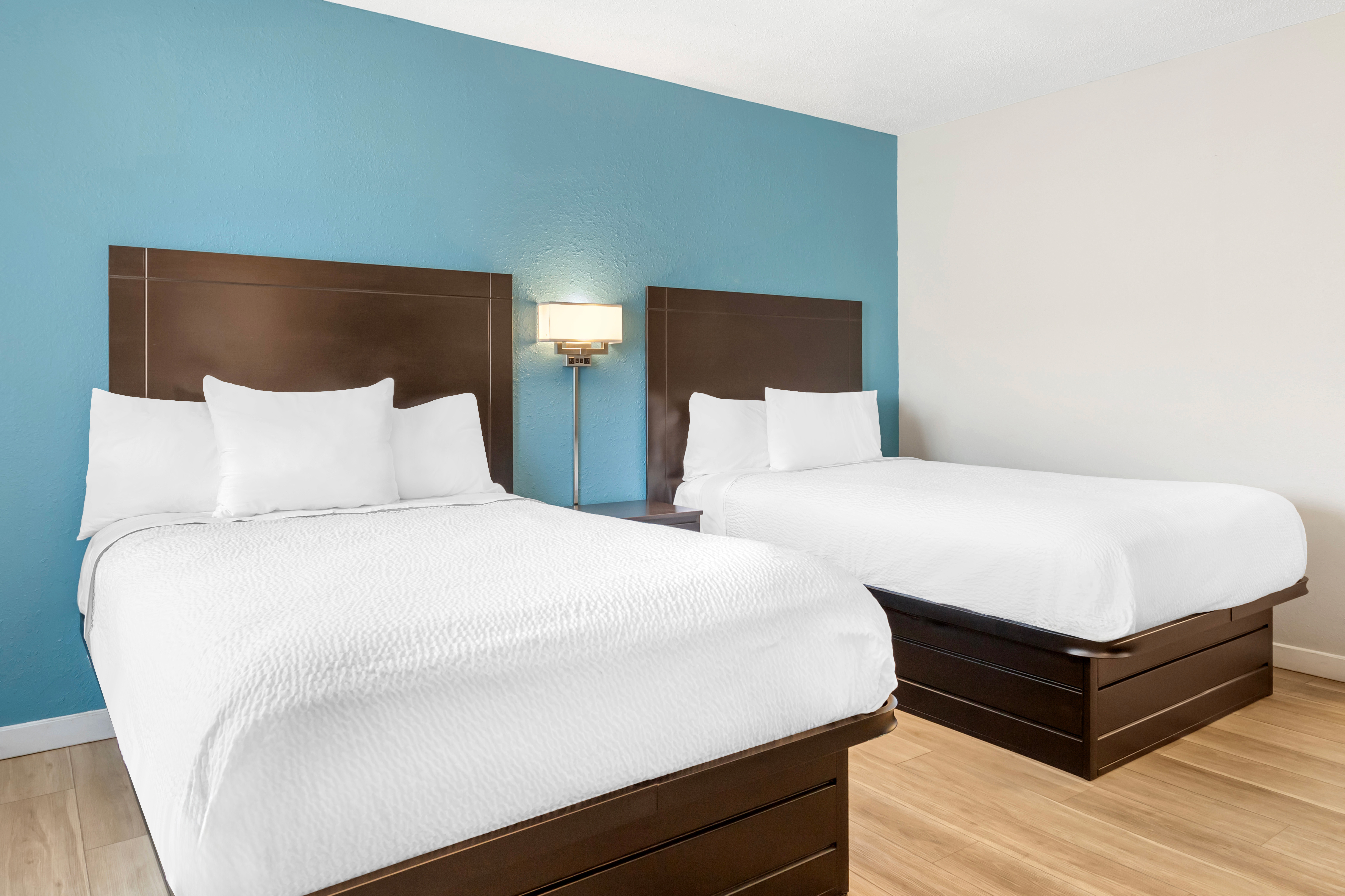 Guest room at the Days Inn by Wyndham Wrightstown McGuire AFB/Bordentown in Wrightstown, New Jersey