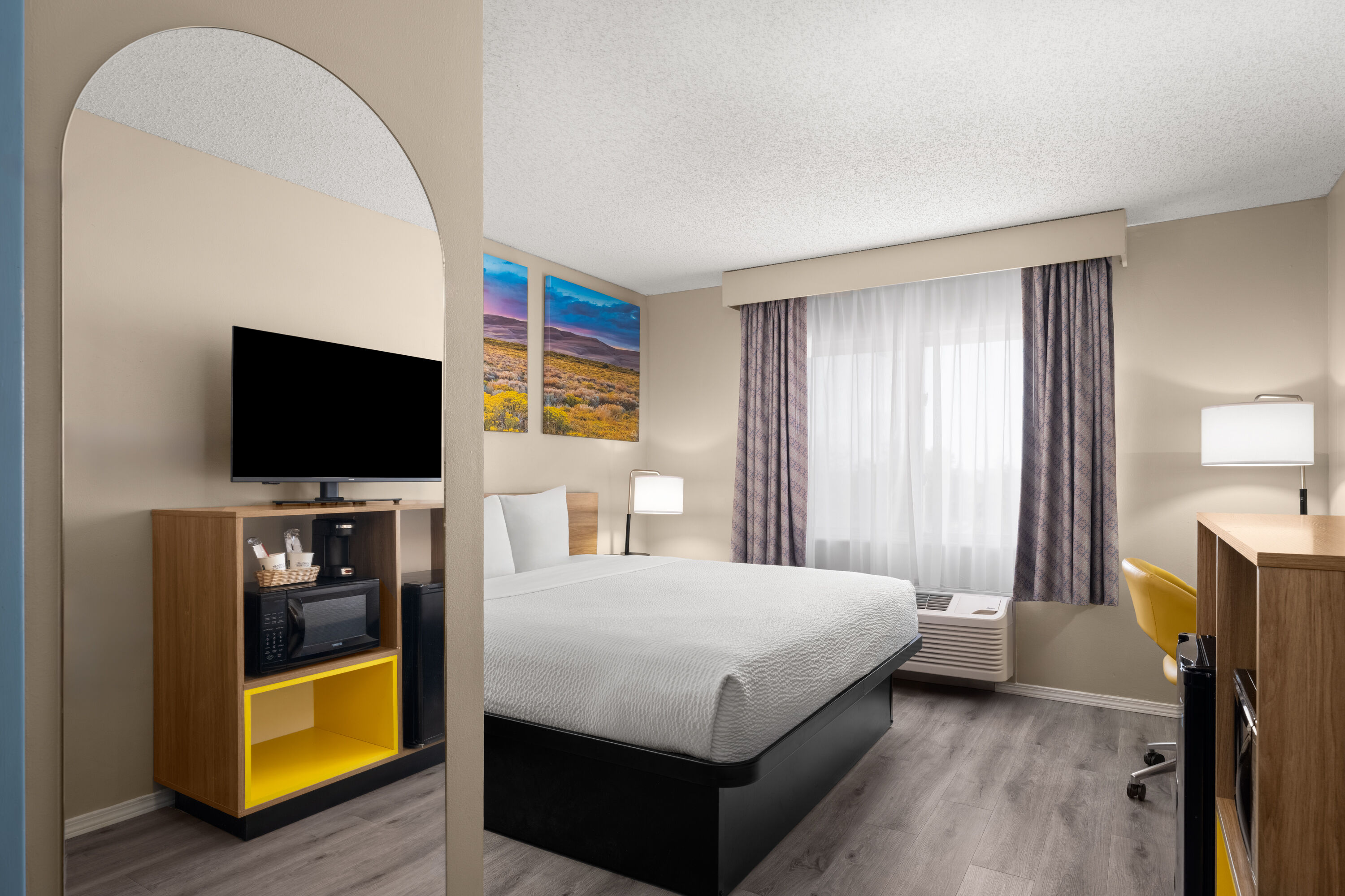 Guest room at the Days Inn & Suites by Wyndham Airport Albuquerque in Albuquerque, New Mexico
