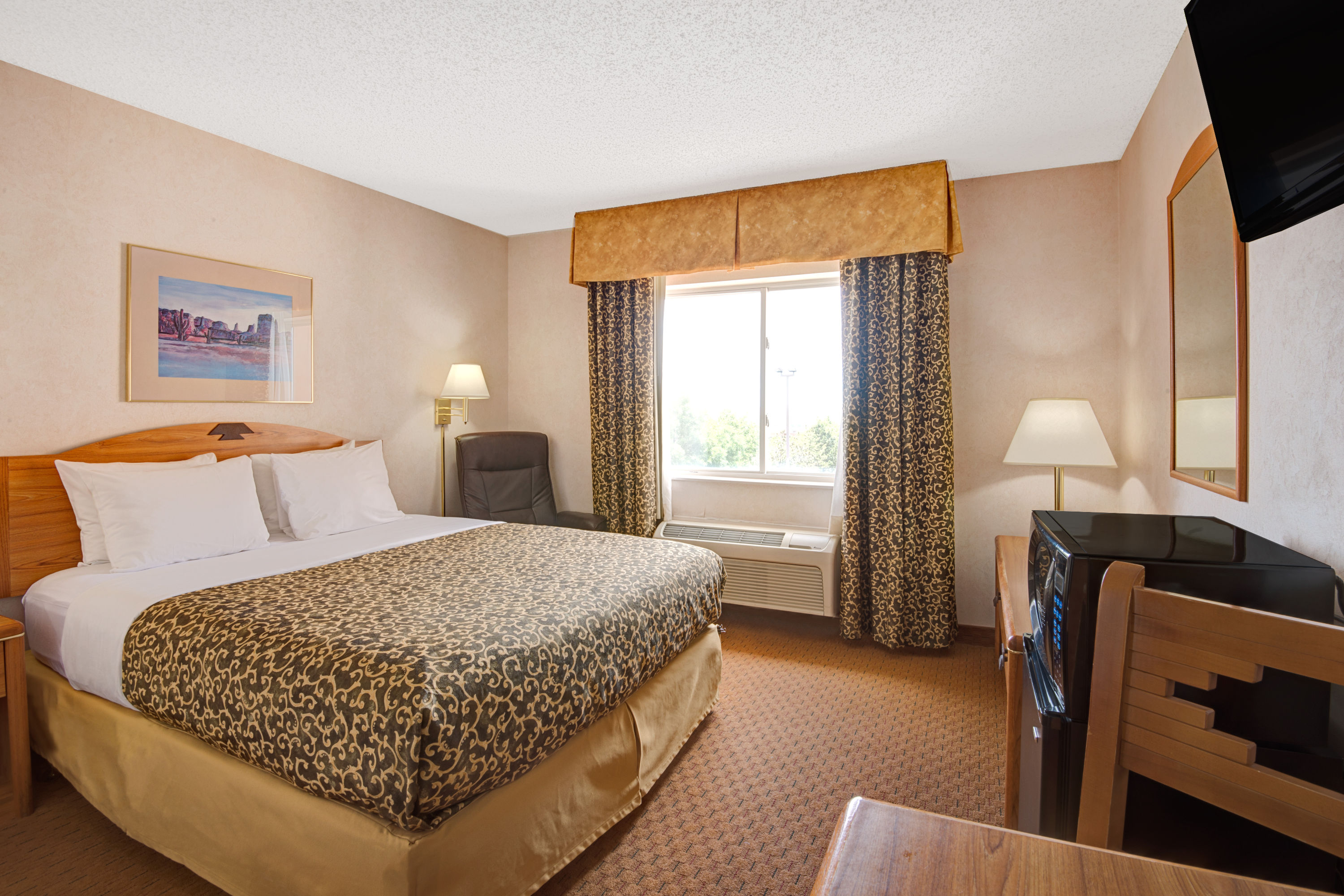Days Inn Amp Suites By Wyndham Airport Albuquerque