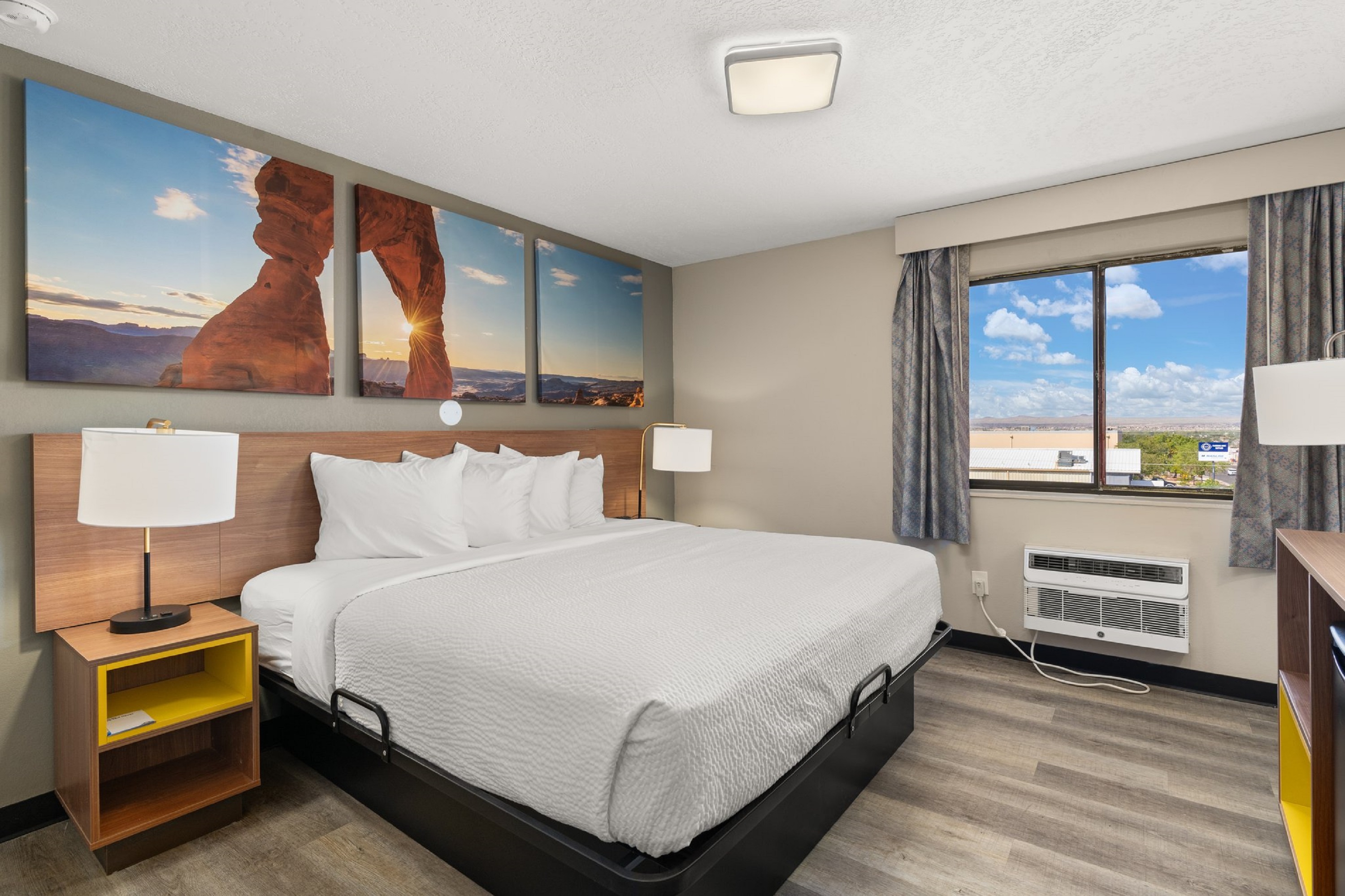 Guest room at the Days Inn by Wyndham Albuquerque I-25 in Albuquerque, New Mexico