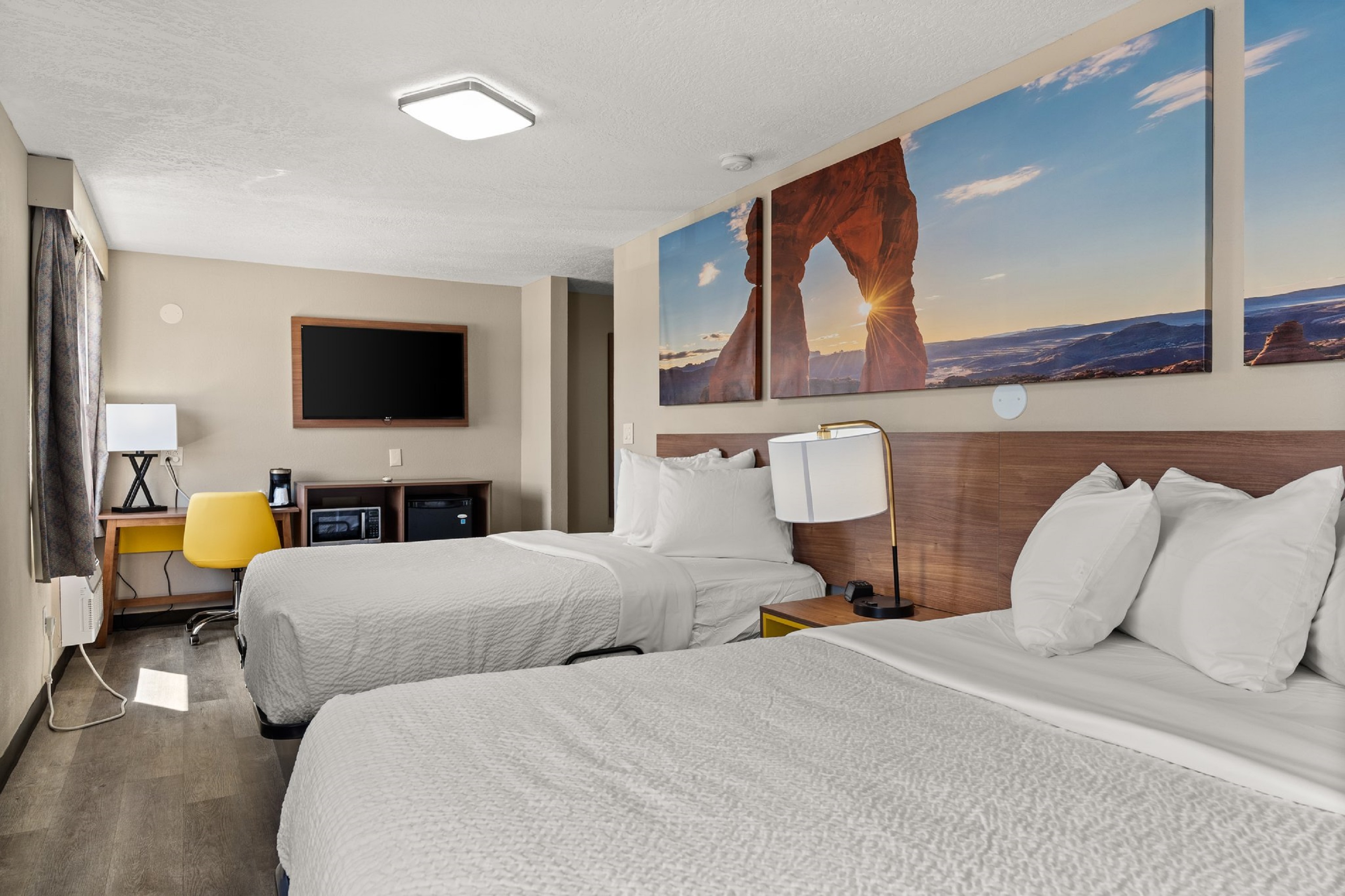 Guest room at the Days Inn by Wyndham Albuquerque I-25 in Albuquerque, New Mexico