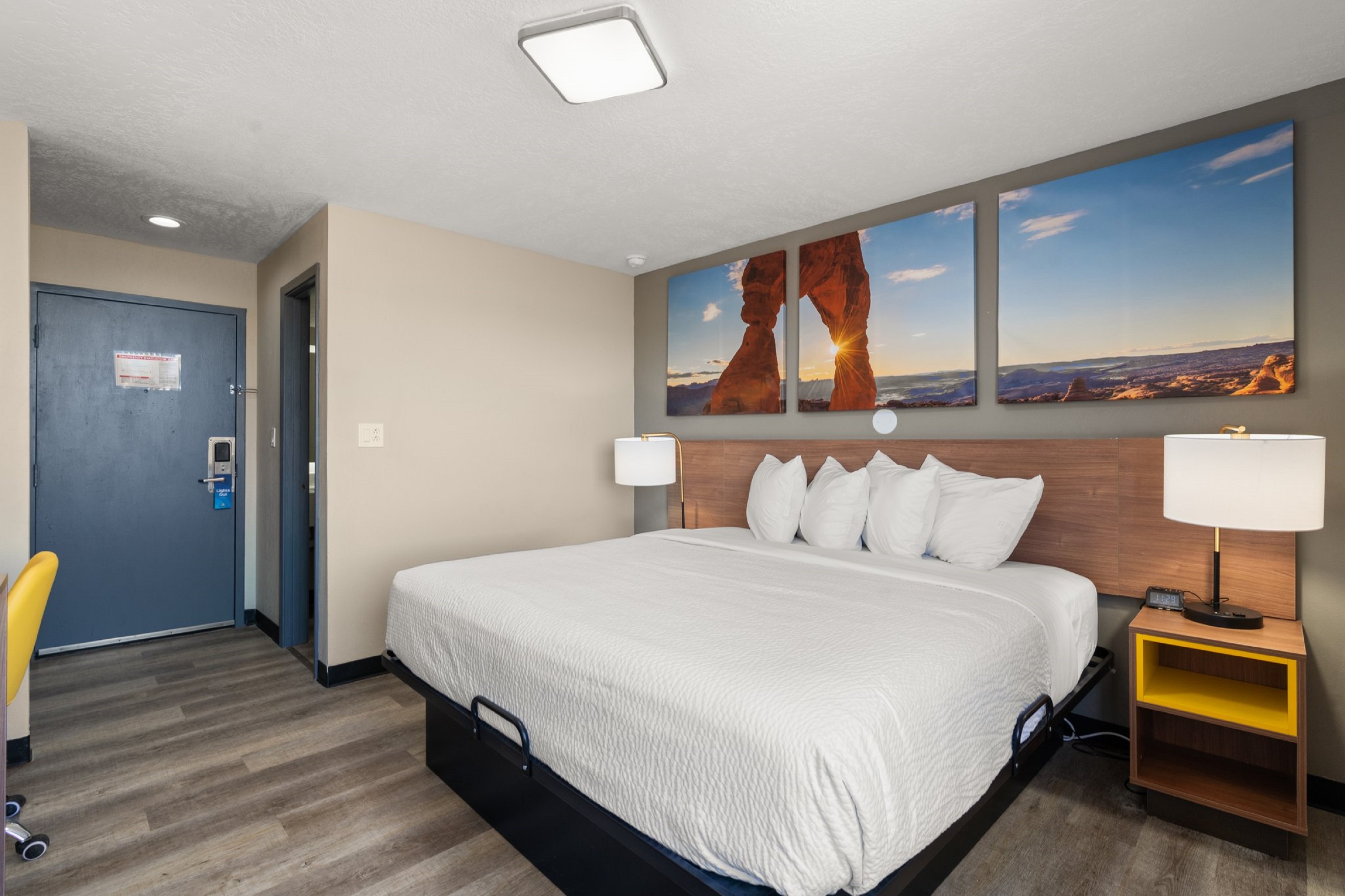 Guest room at the Days Inn by Wyndham Albuquerque I-25 in Albuquerque, New Mexico