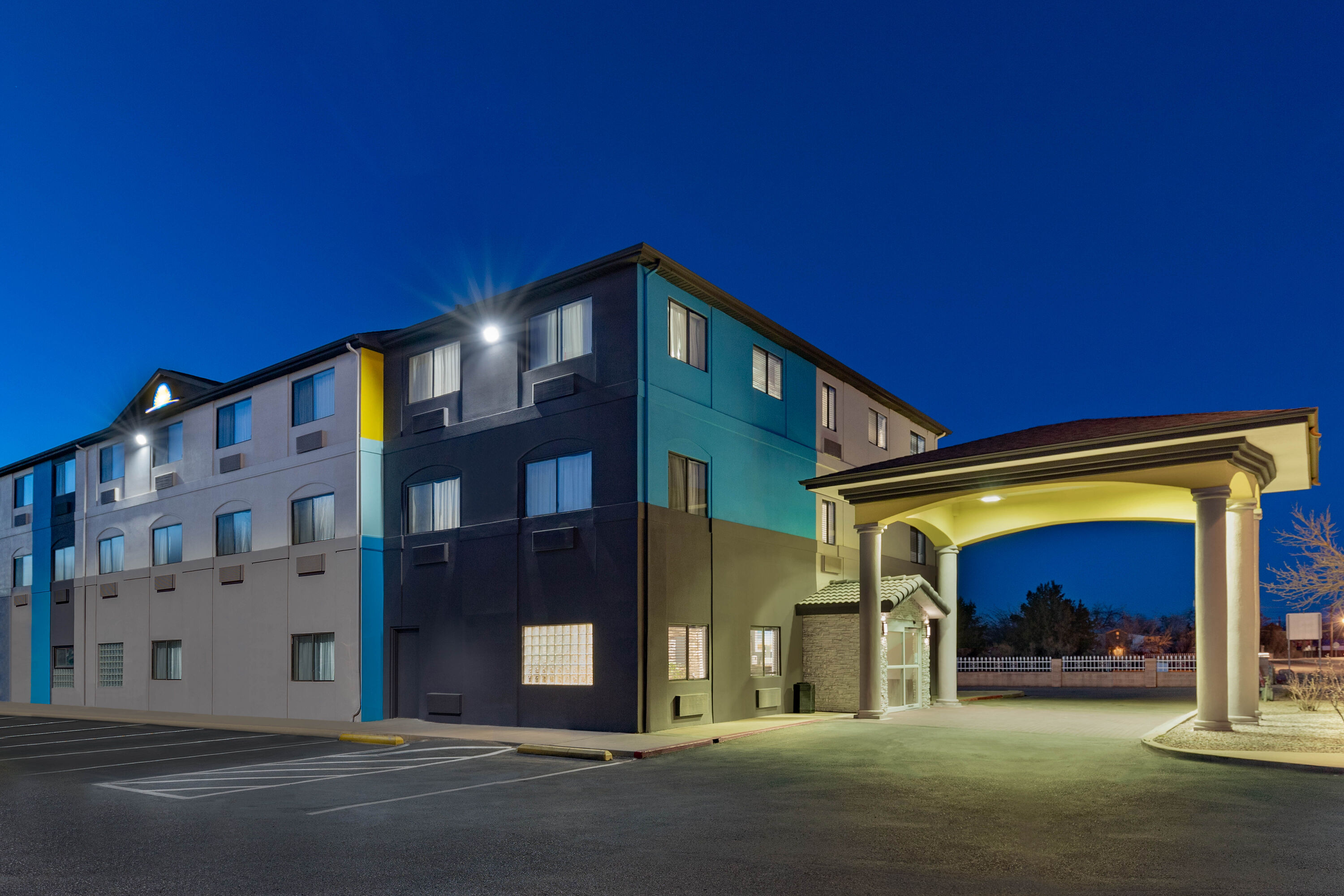Days Inn by Wyndham Bernalillo Bernalillo, NM Hotels
