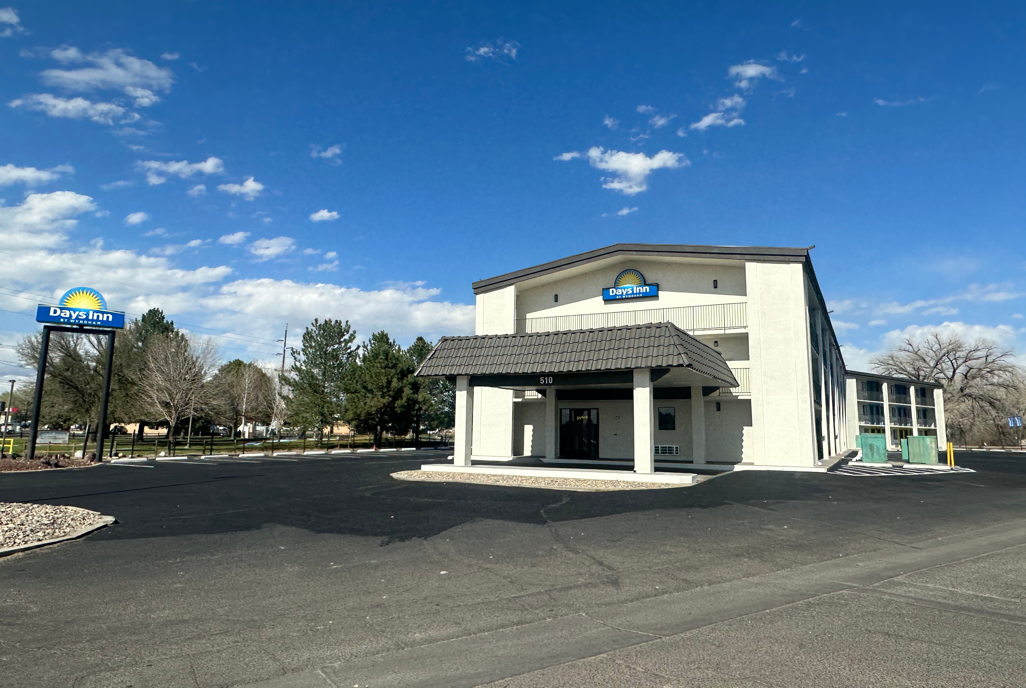 Exterior of Days Inn by Wyndham Farmington NM hotel in Farmington, New Mexico