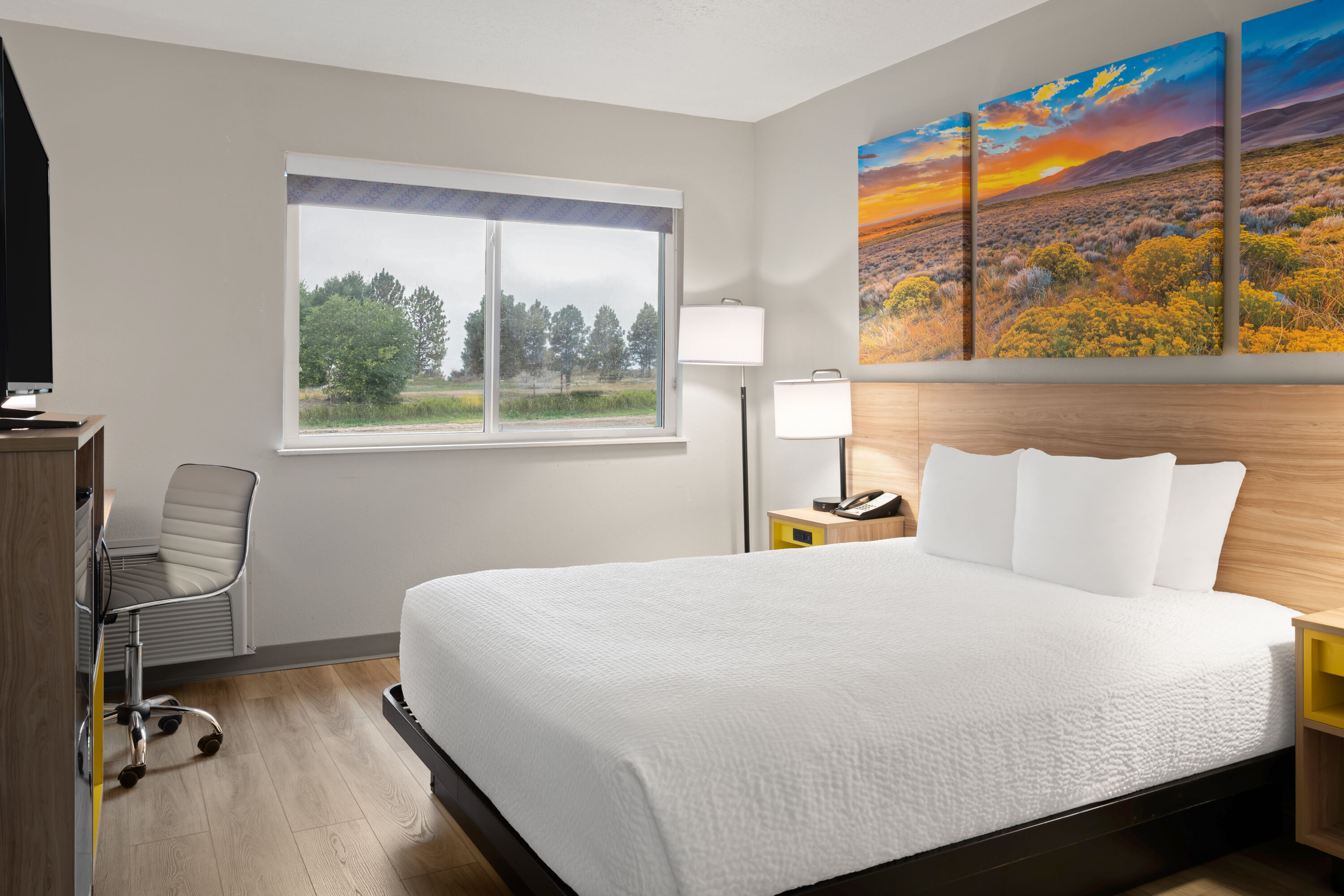 Guest room at the Days Inn by Wyndham Las Vegas in Las Vegas, New Mexico